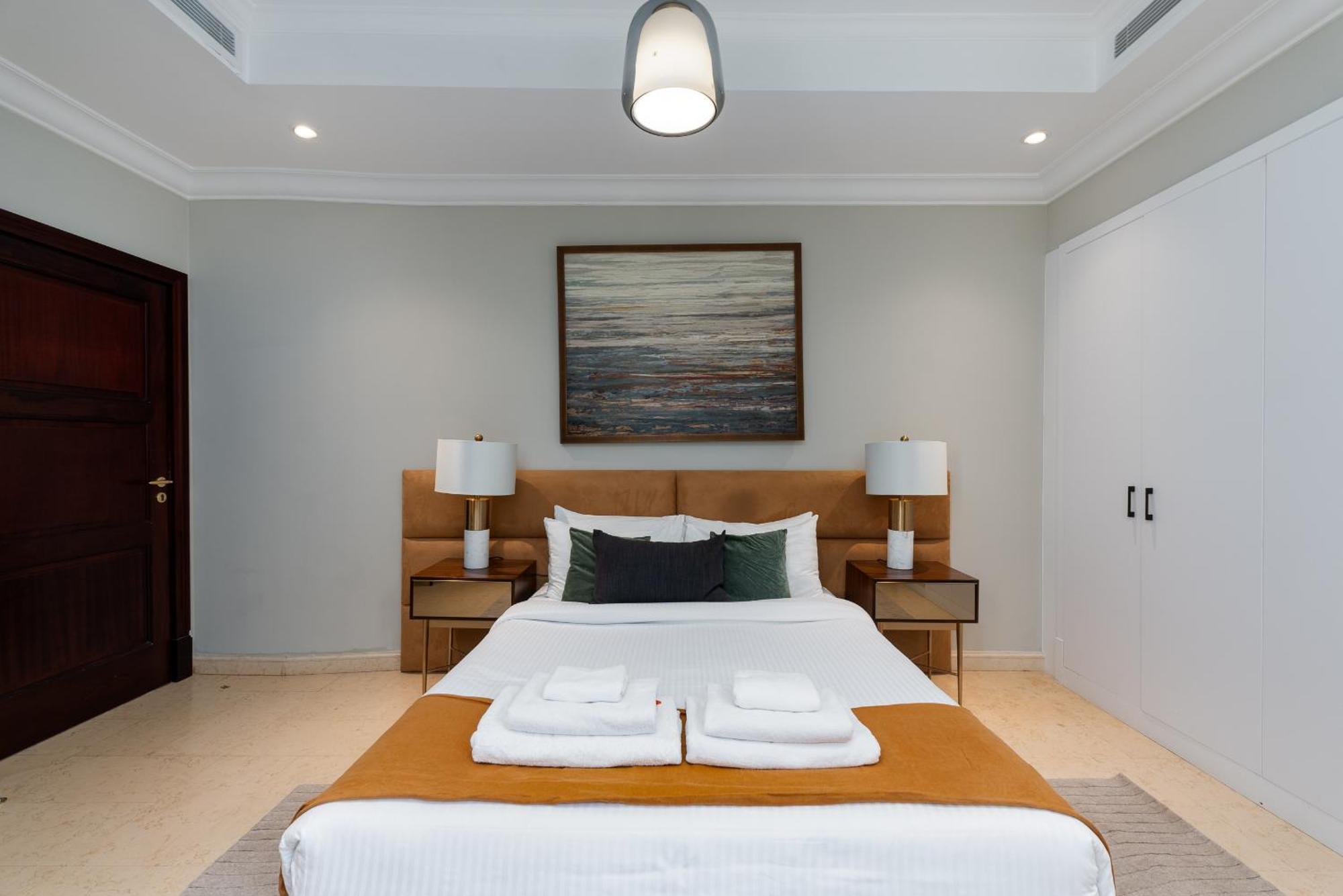 Villa Frond D, Beachfront Villa, Palm Jumeirah - Mint Homes