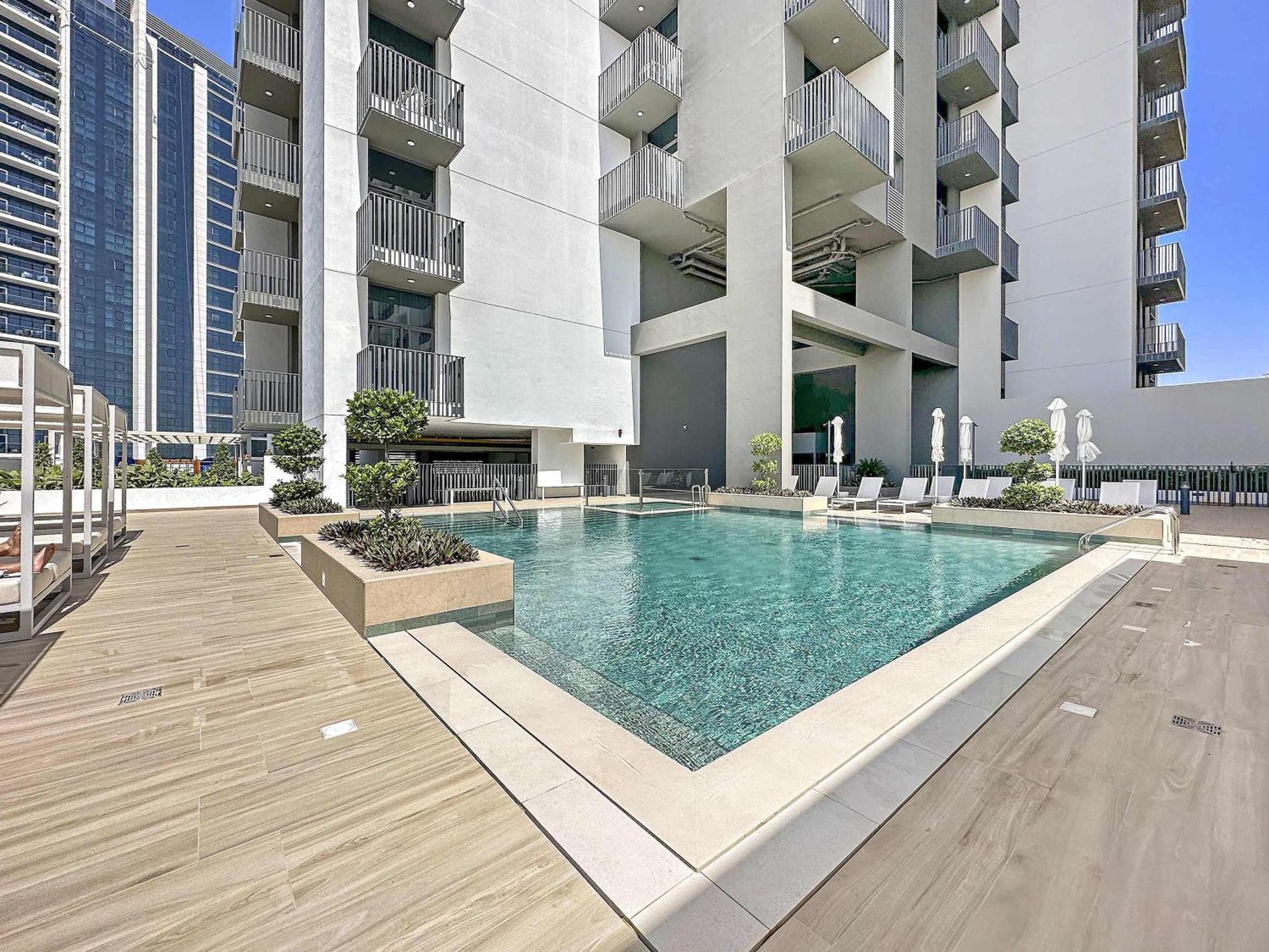 Silkhaus Brand New In Belgravia Heights, Jvc *