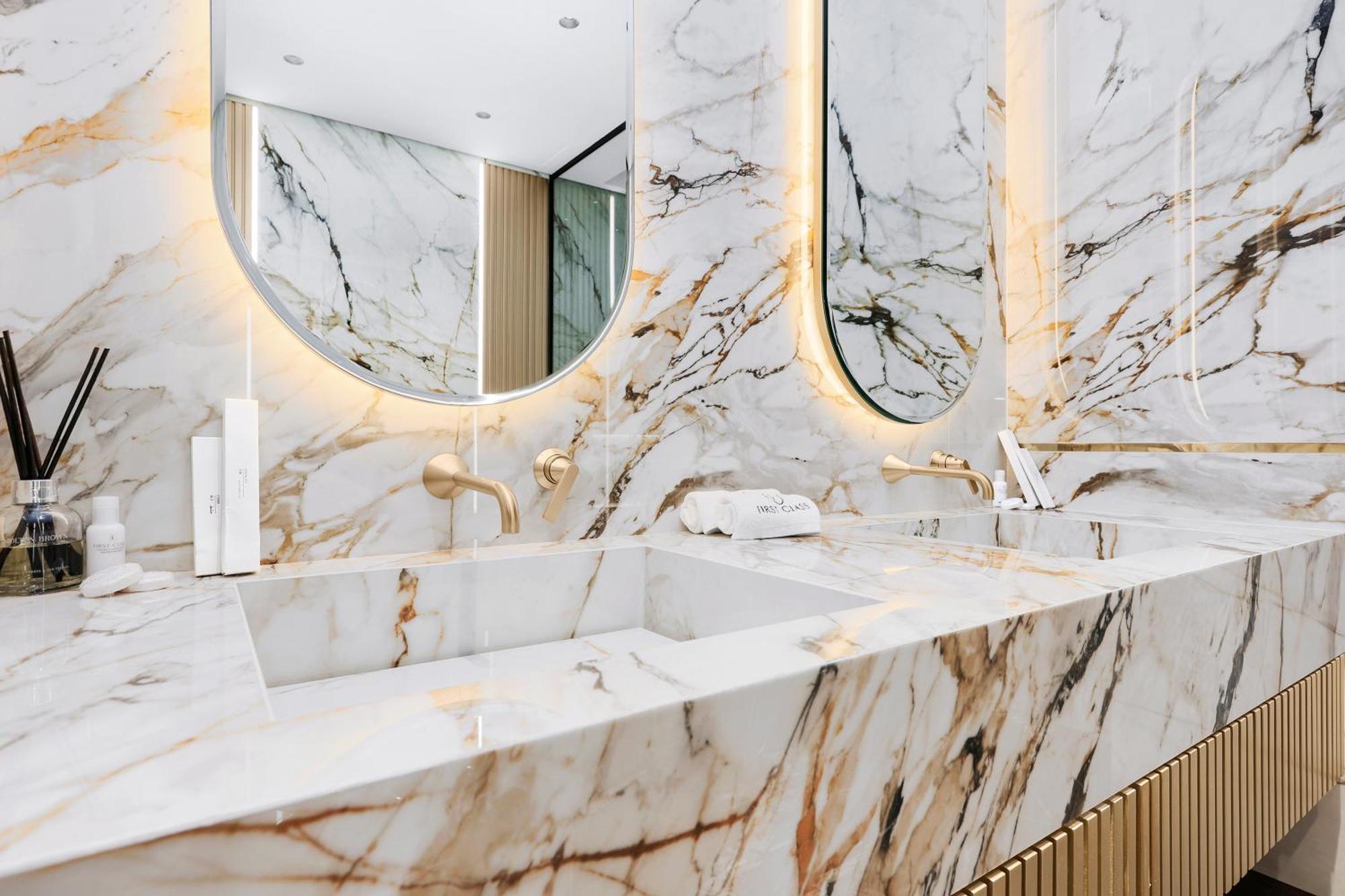 First Class Penthouse Elegance Meets Luxury * Dubai