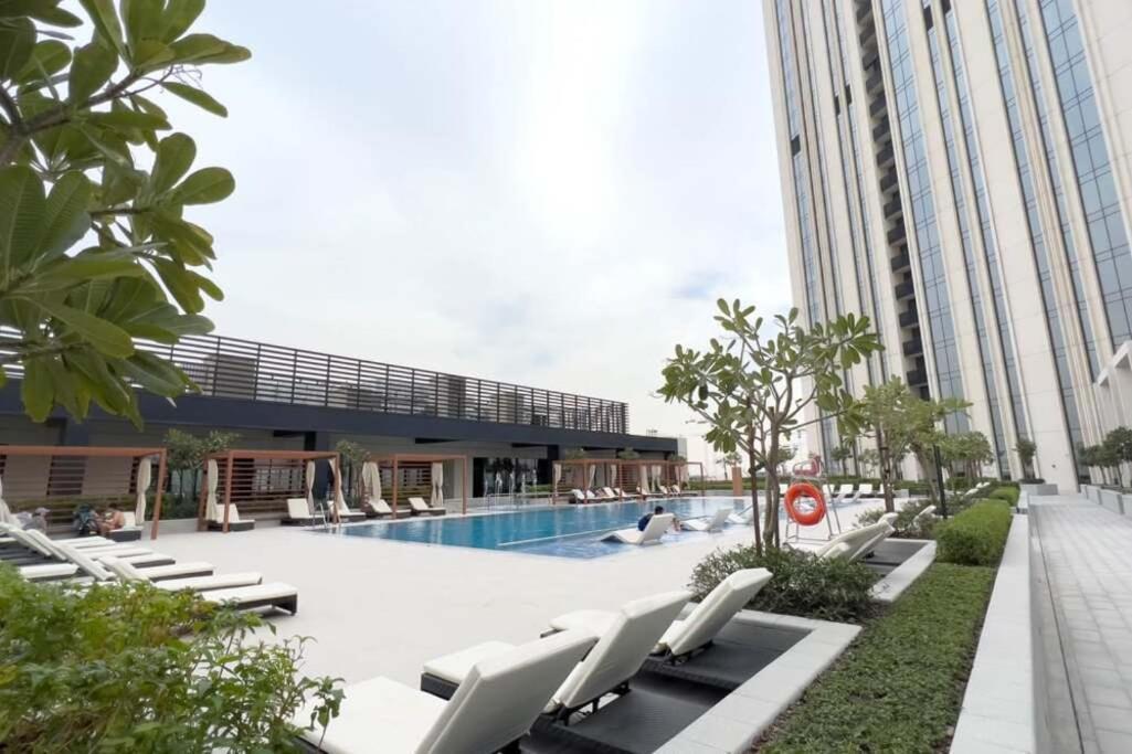 Apartment Creek Island Retreat With Balcony, Pool & Gym Dubai