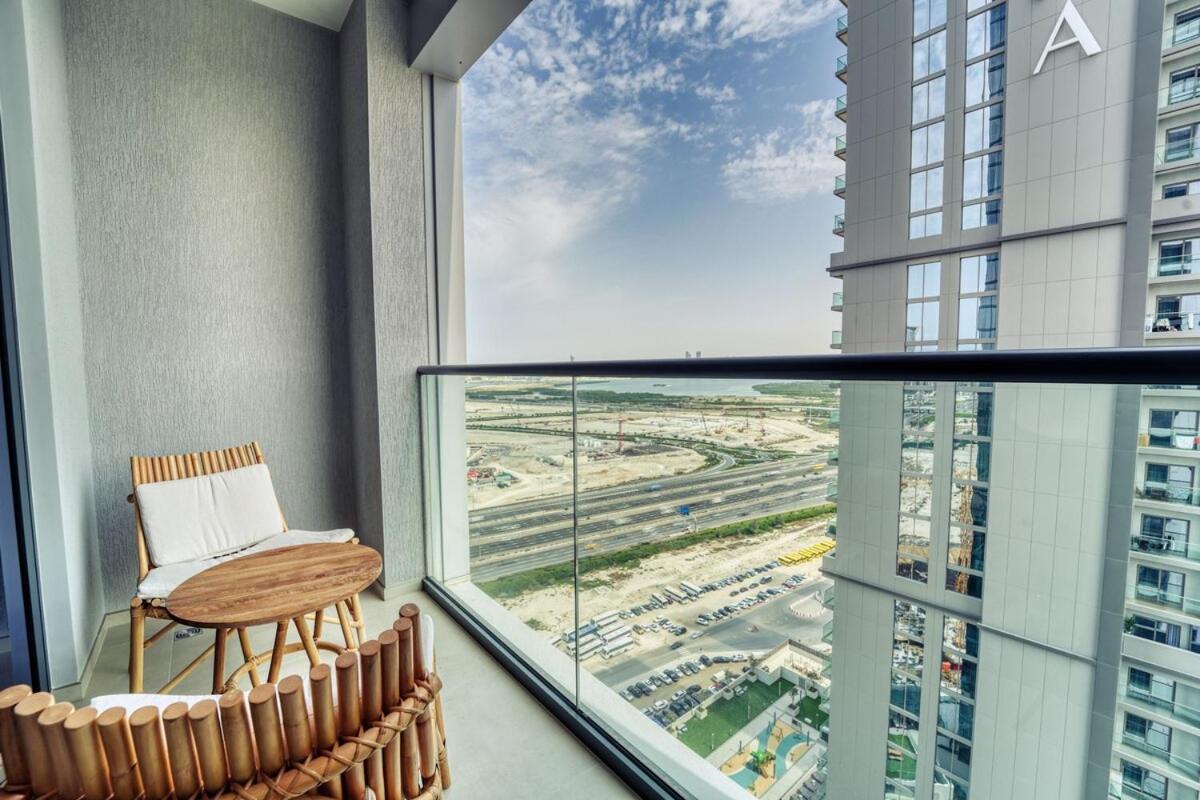 Modern 1br Retreat Creek Vistas Dubai