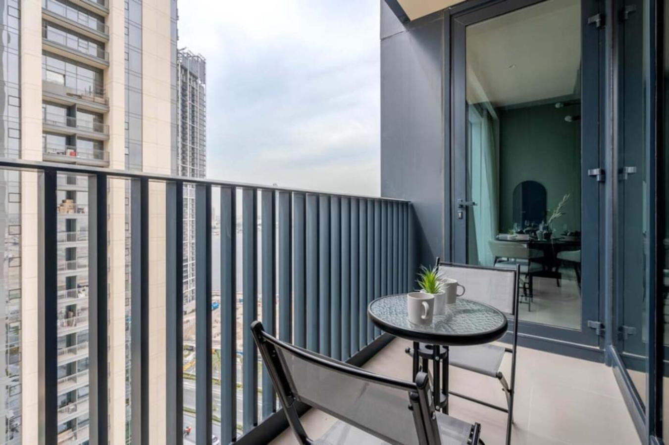 Apartment Creek Island Retreat With Balcony, Pool & Gym *