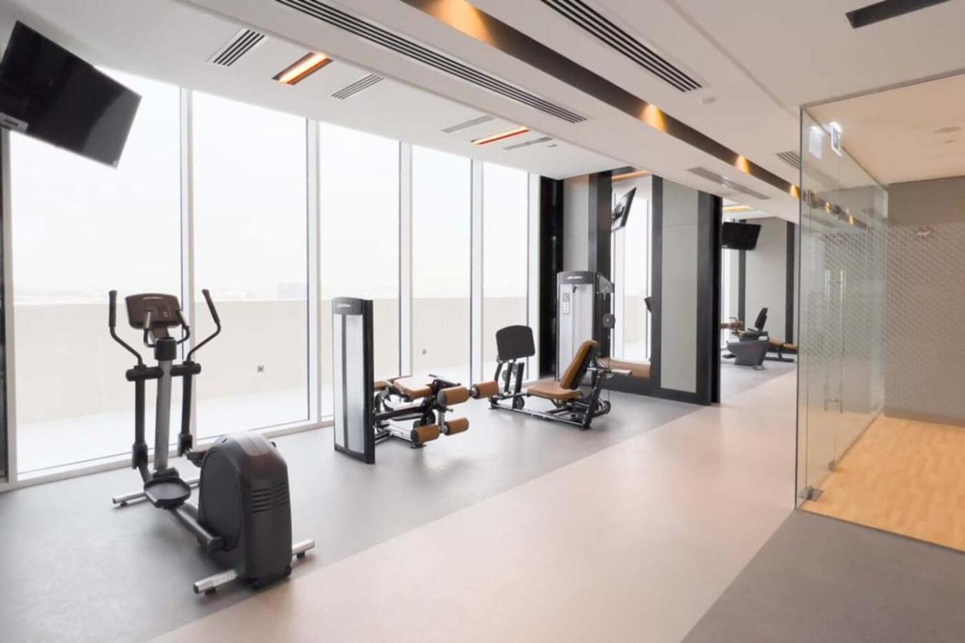 Creek Island Retreat With Balcony, Pool & Gym Apartment Dubai