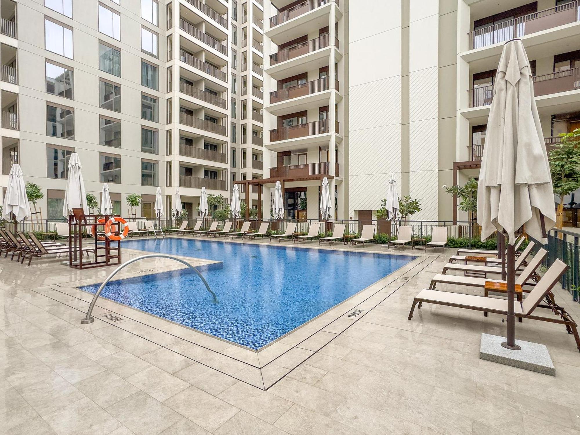 Apartment Luxe 1br In Orchid Creek With Balcony Pool & Gym *