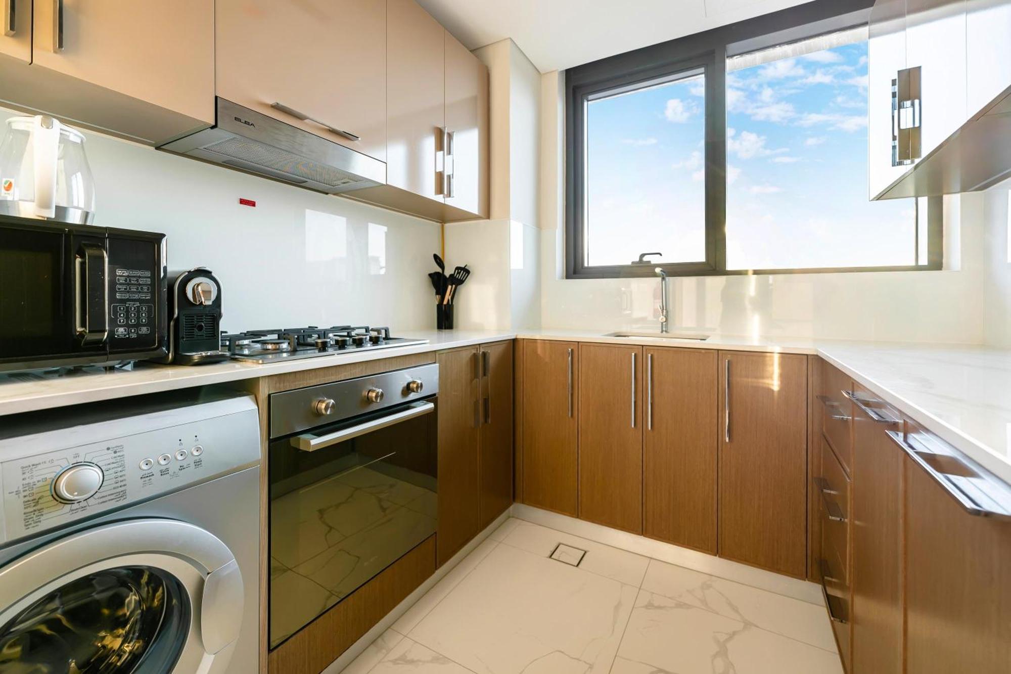 Apartment Fam Living - Elegant In Azizi Greenfield