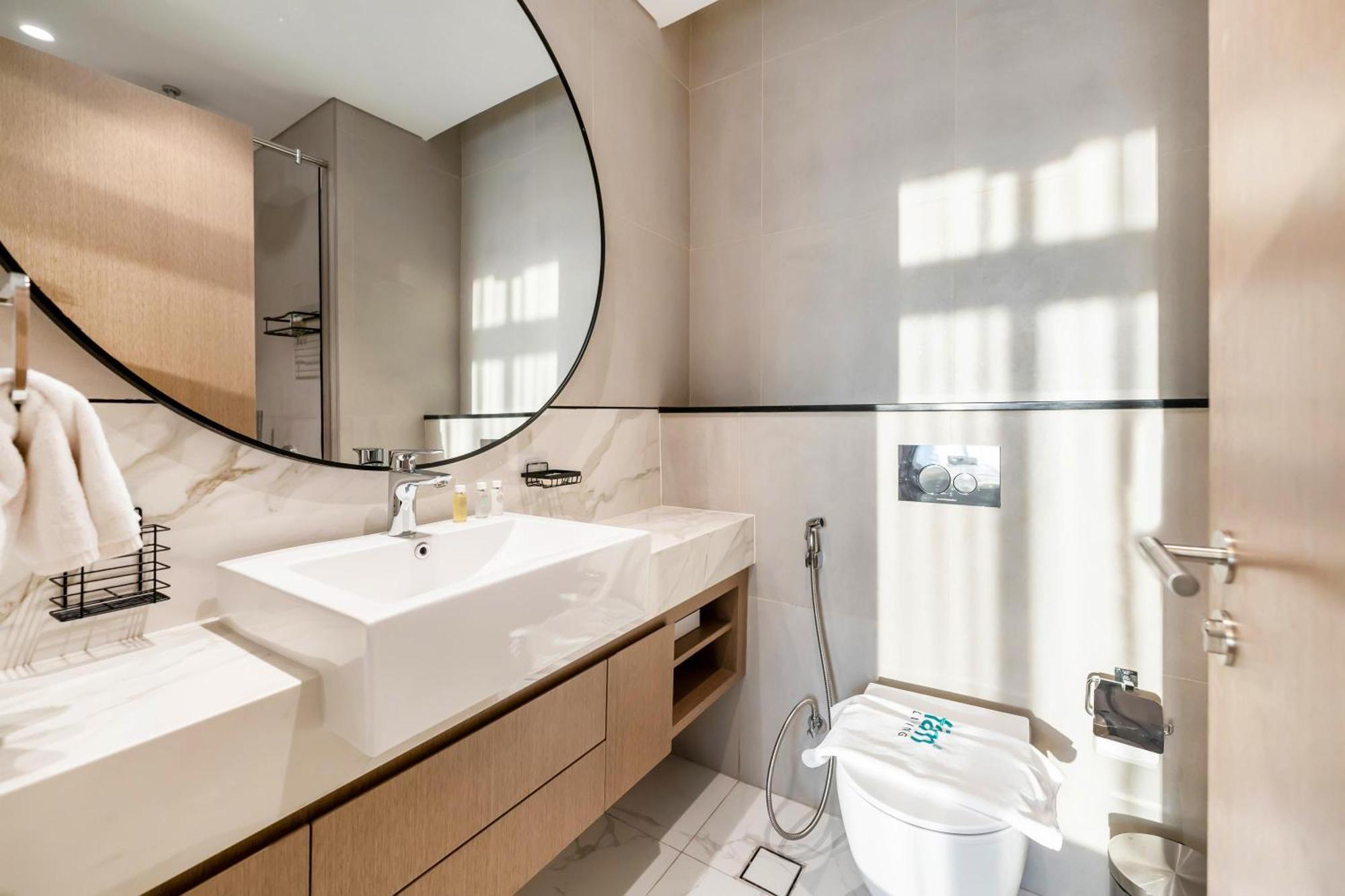 Apartment Fam Living - Elegant In Azizi Greenfield Dubai