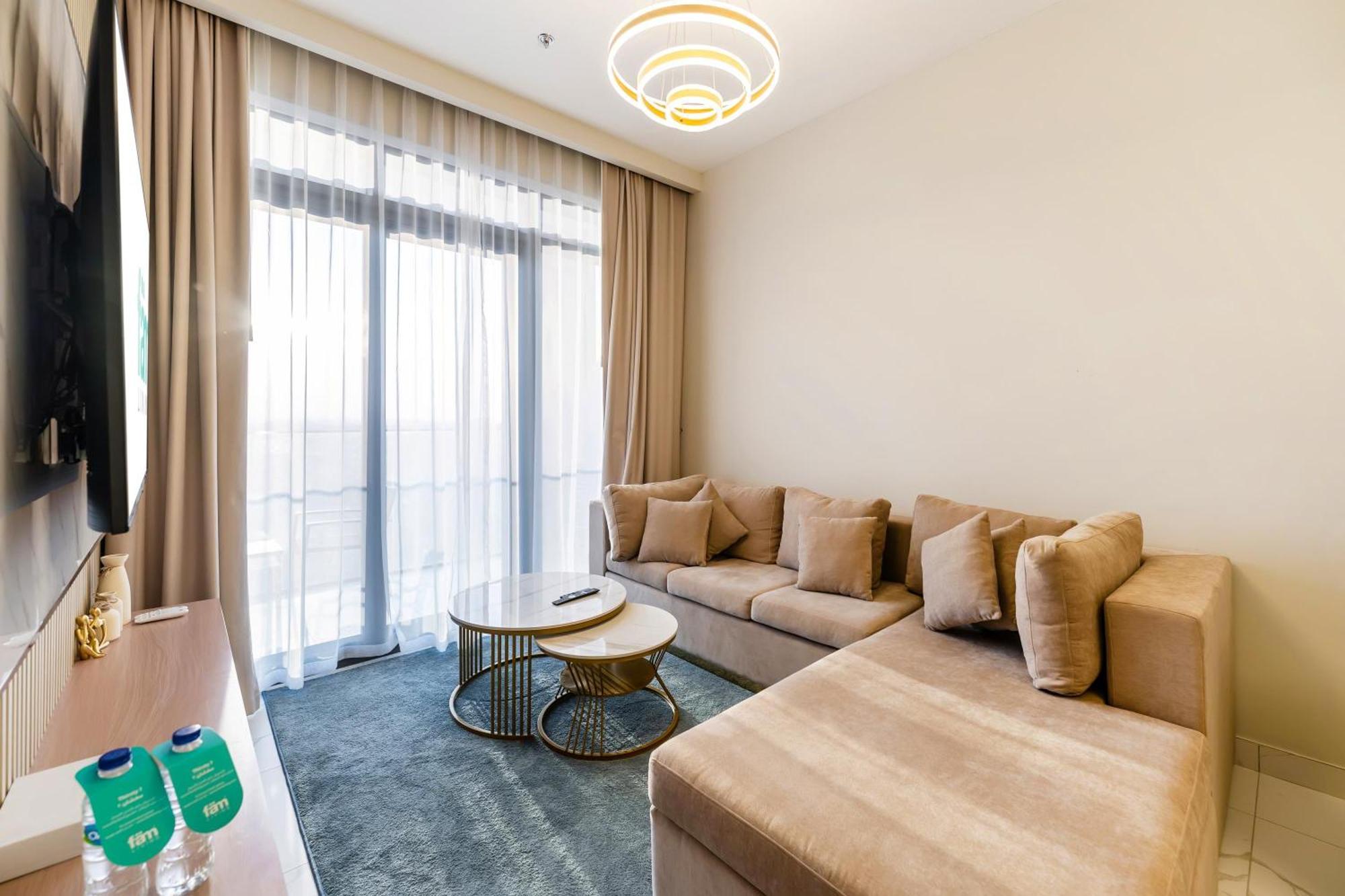 Apartment Fam Living - Elegant In Azizi Greenfield