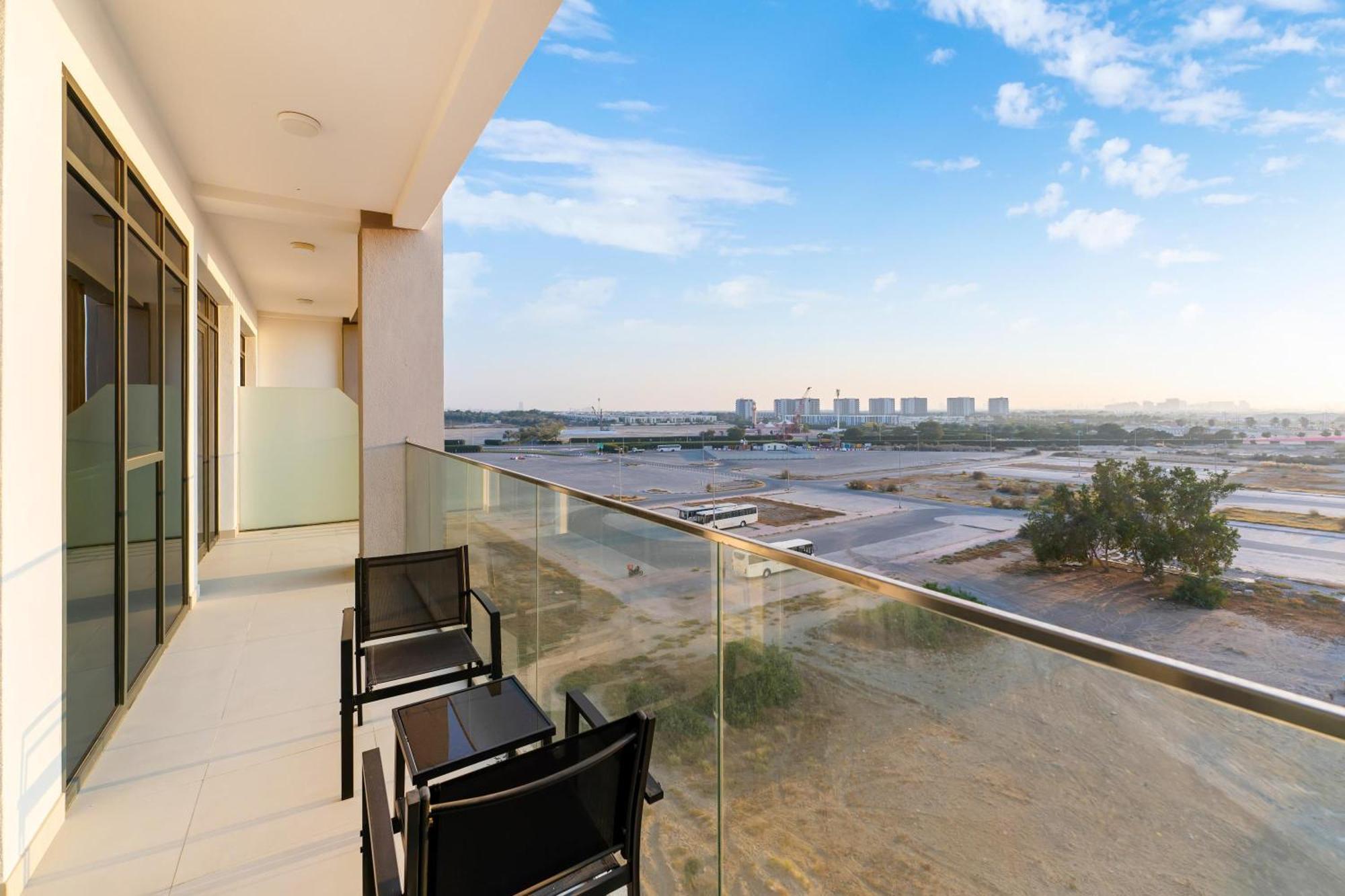 Fam Living - Elegant In Azizi Greenfield * Dubai