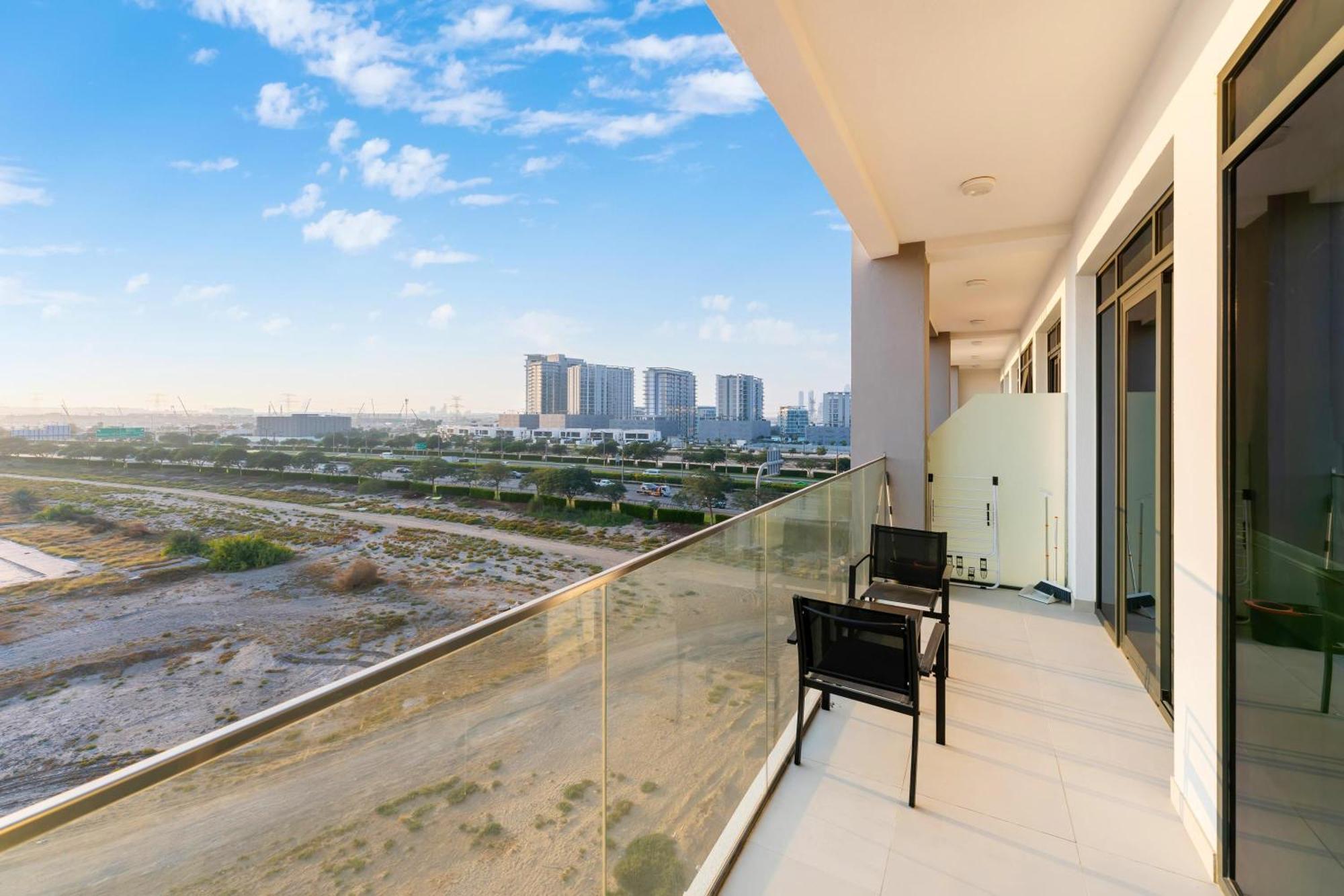 Fam Living - Elegant In Azizi Greenfield Dubai