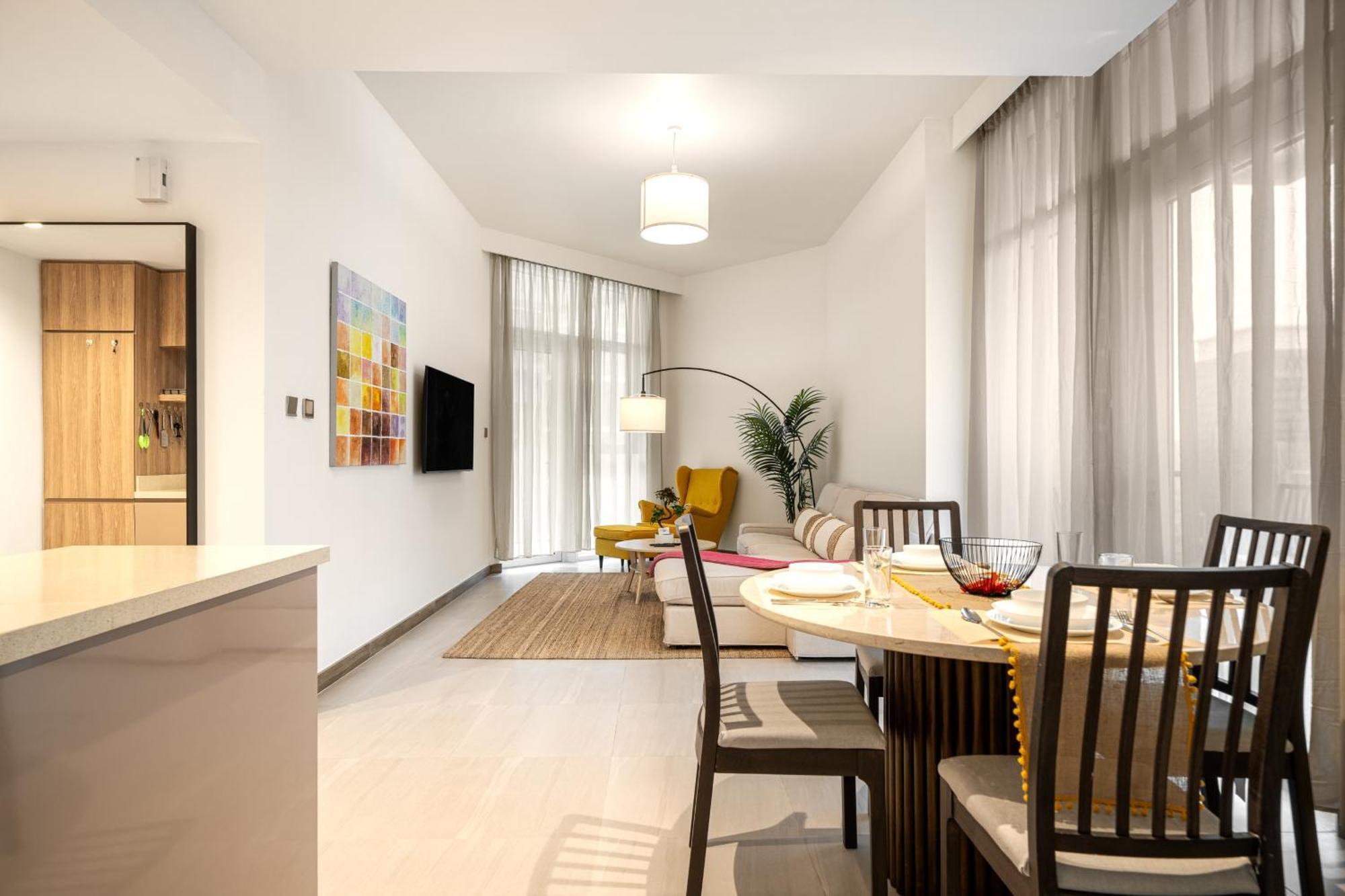 Apartment Spacious 2-bedroom At Missoni, Steps From Canal, Business Bay *