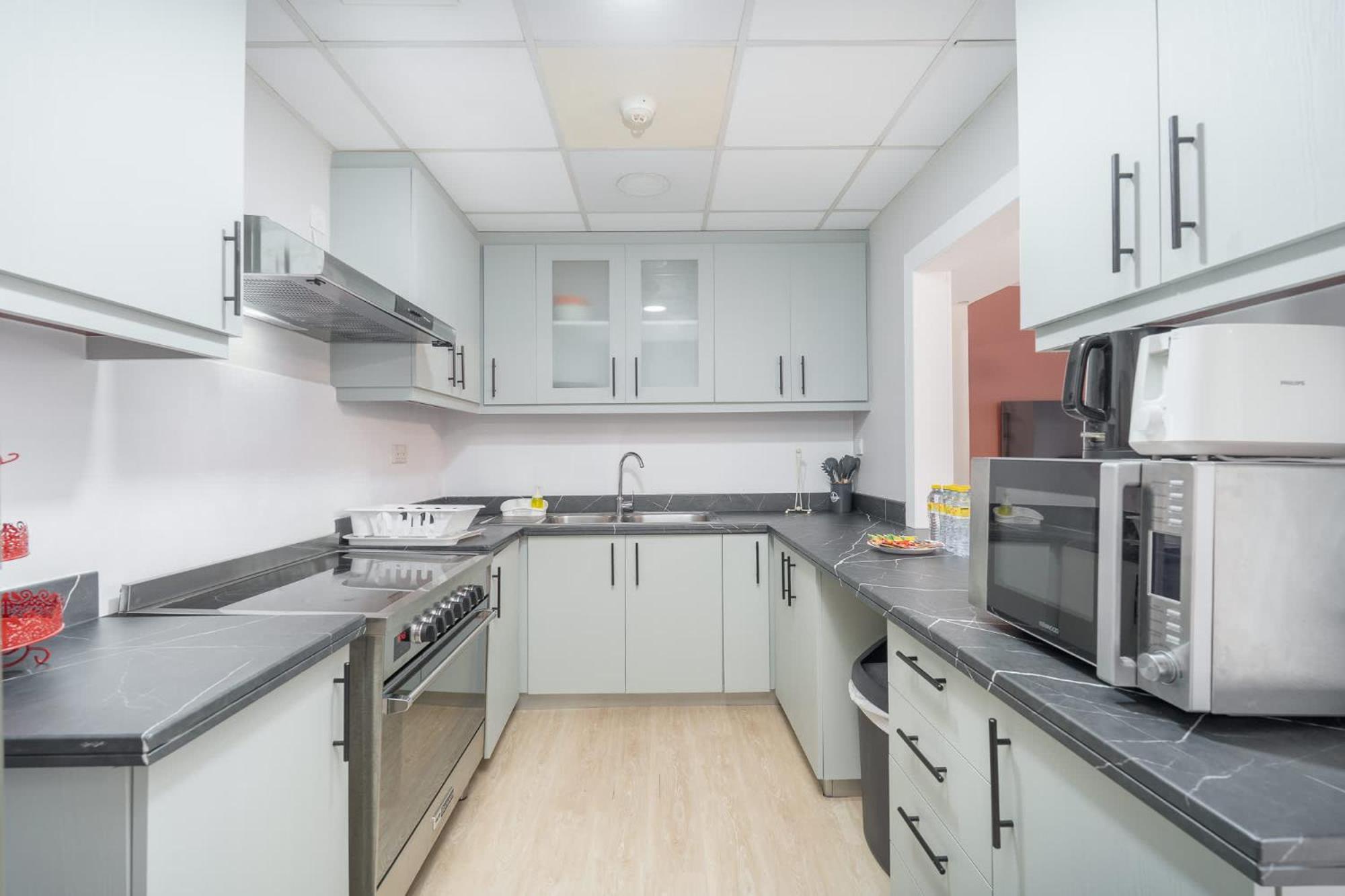 Apartment Stylish 4-bedroom With Balcony Views In Jbr *