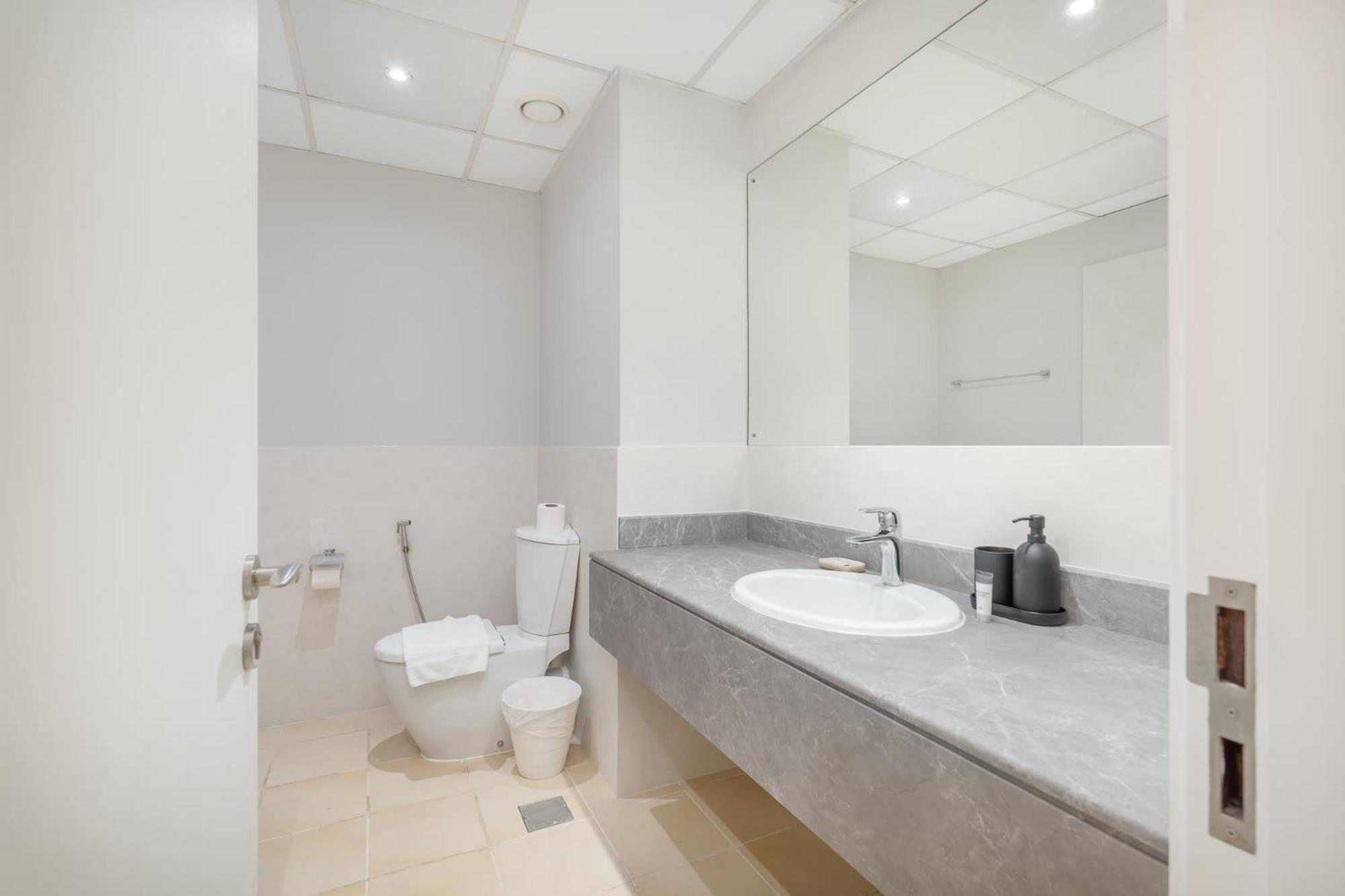 Stylish 4-bedroom With Balcony Views In Jbr Dubai