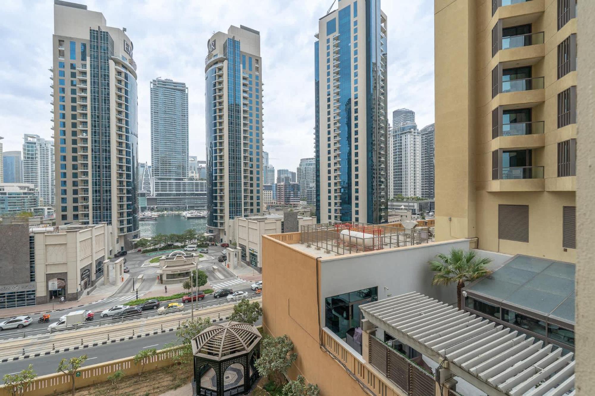 Apartment Stylish 4-bedroom With Balcony Views In Jbr *