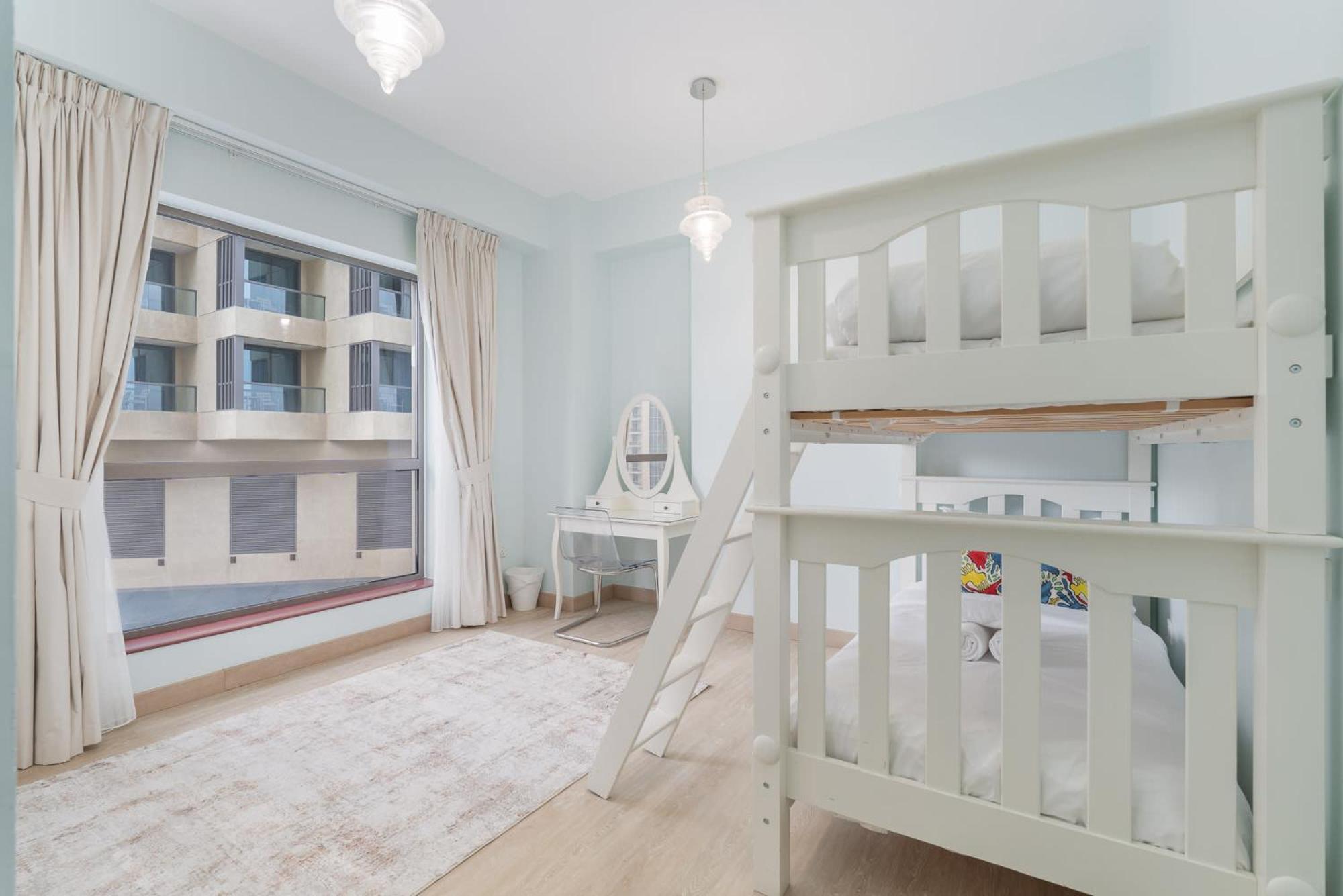 Stylish 4-bedroom With Balcony Views In Jbr Apartment *