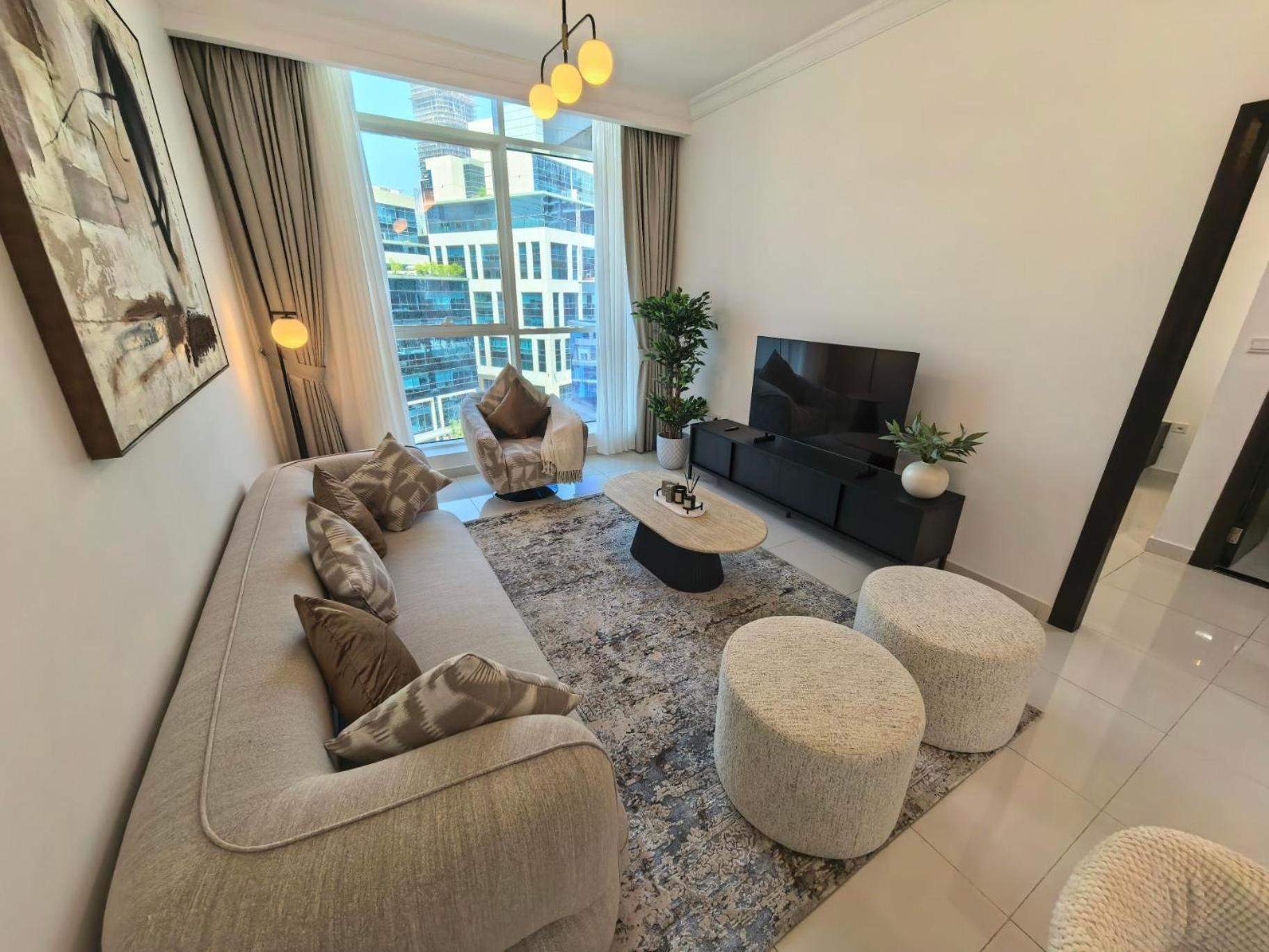 Majestic Tower Apartment Dubai