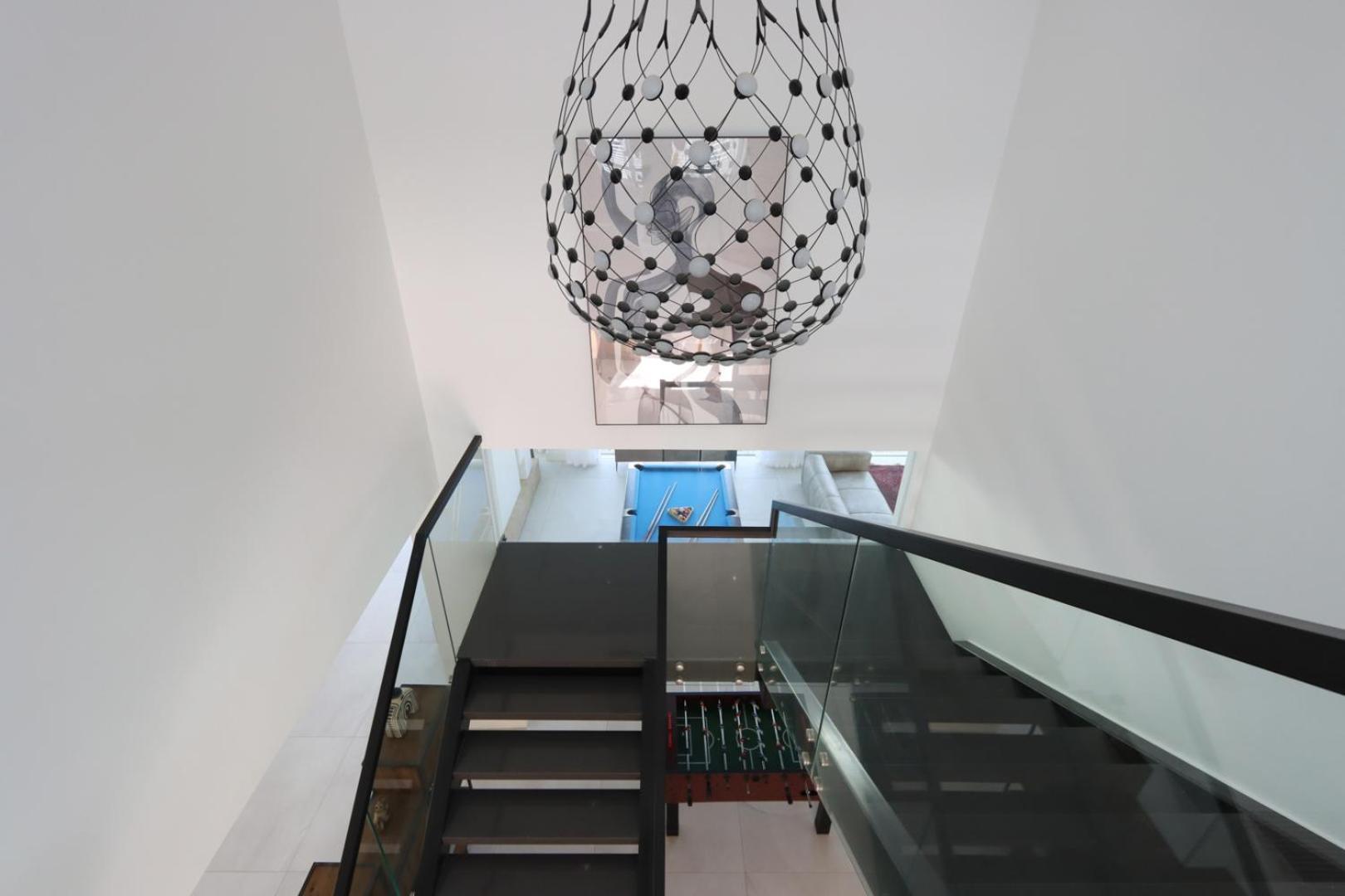 Livbnb-luxurious Family Getaway, 6br Dubai