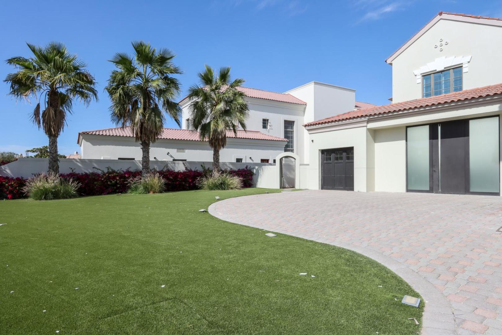 Apartment Livbnb-luxurious Family Getaway, 6br