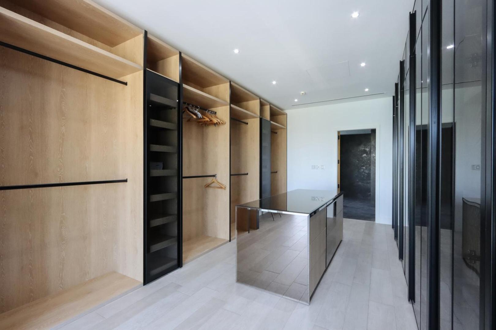 Apartment Livbnb-luxurious Family Getaway, 6br *