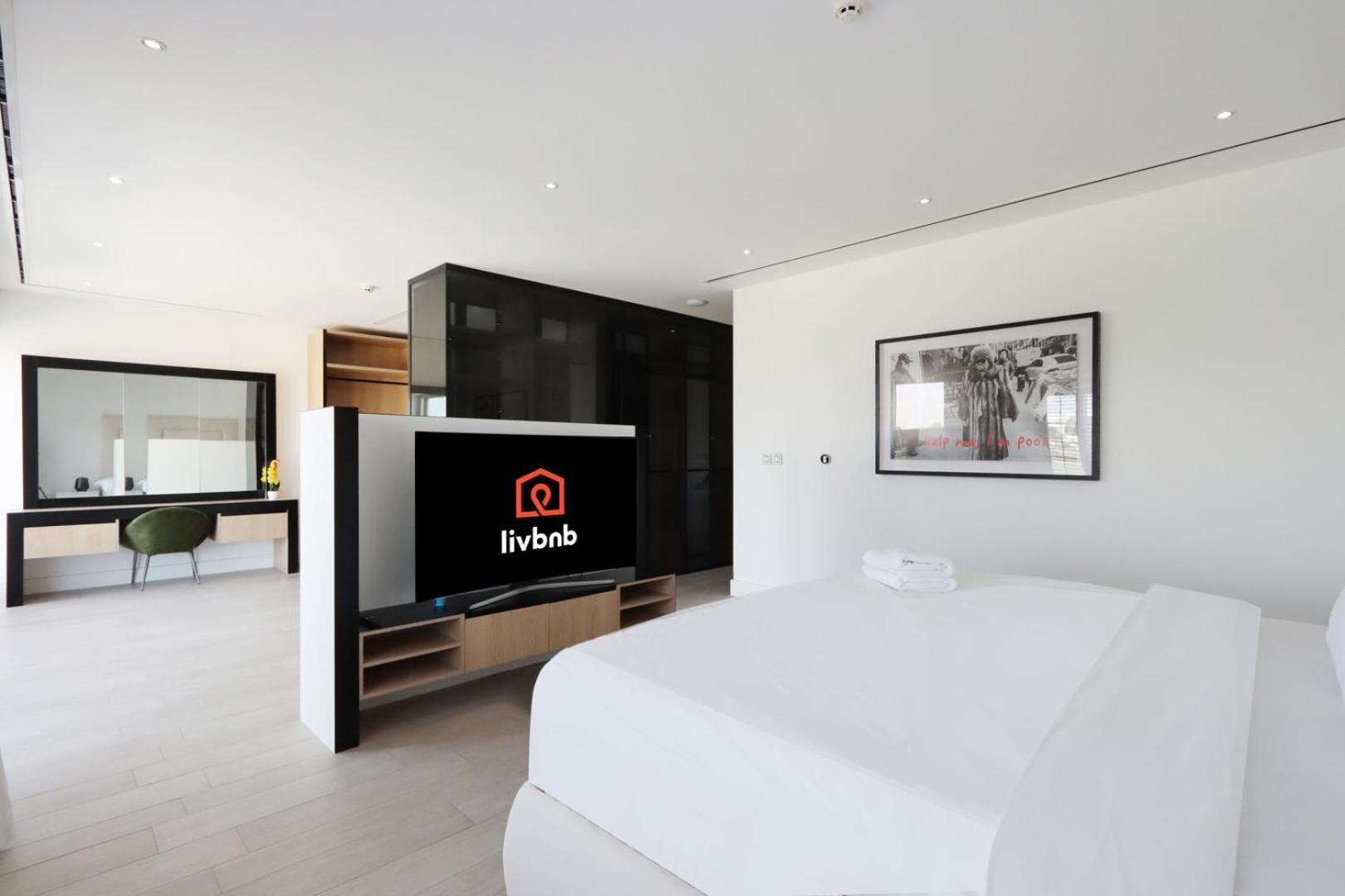 Livbnb-luxurious Family Getaway, 6br Dubai