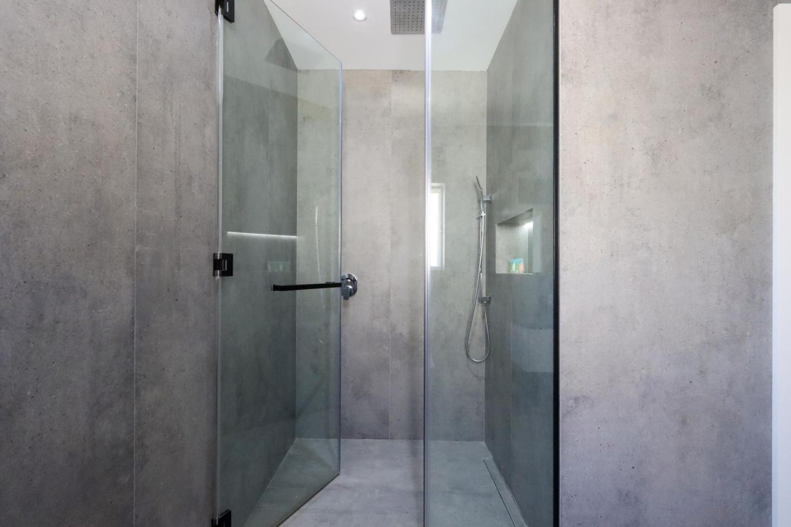 Apartment Livbnb-luxurious Family Getaway, 6br *