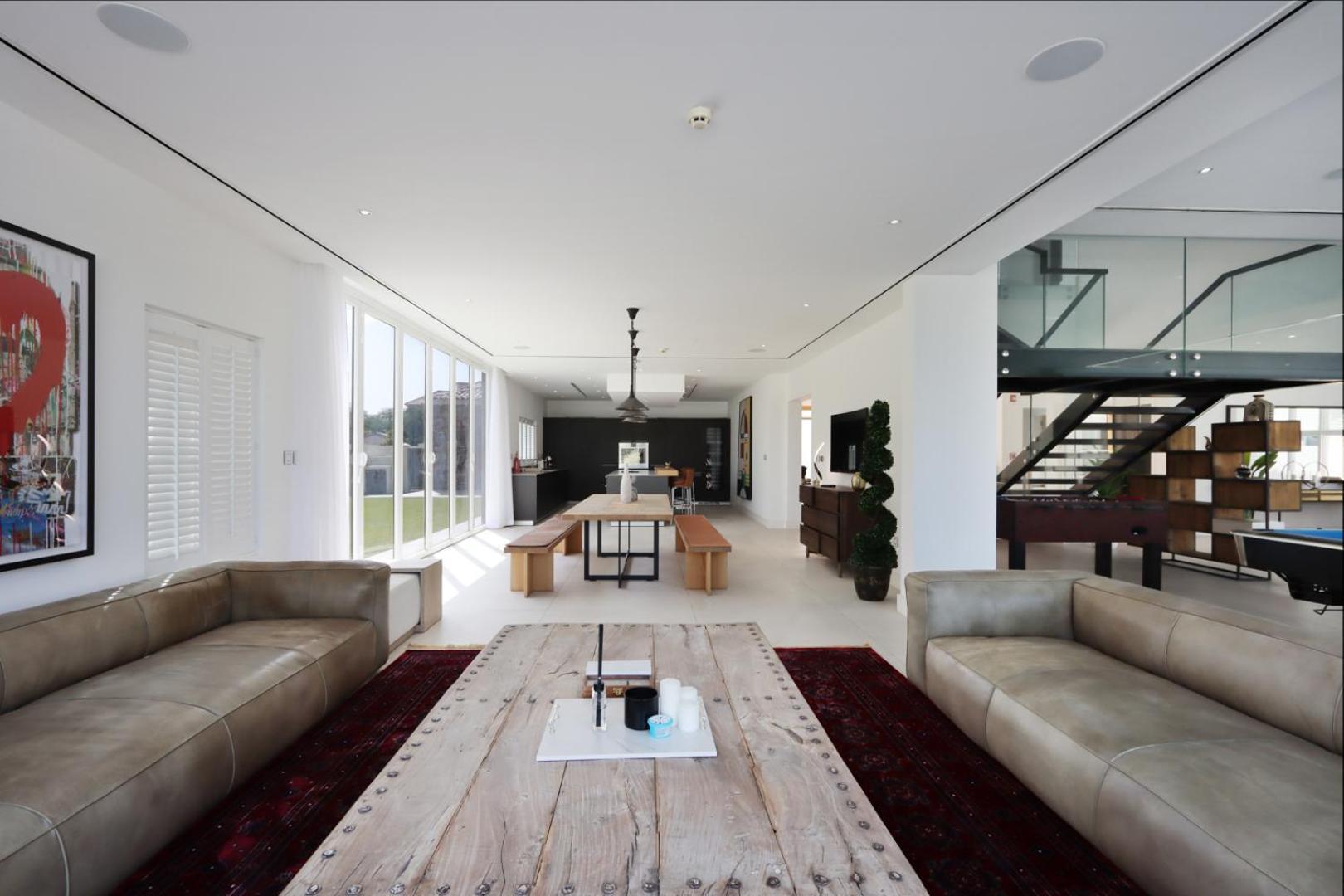 Apartment Livbnb-luxurious Family Getaway, 6br *