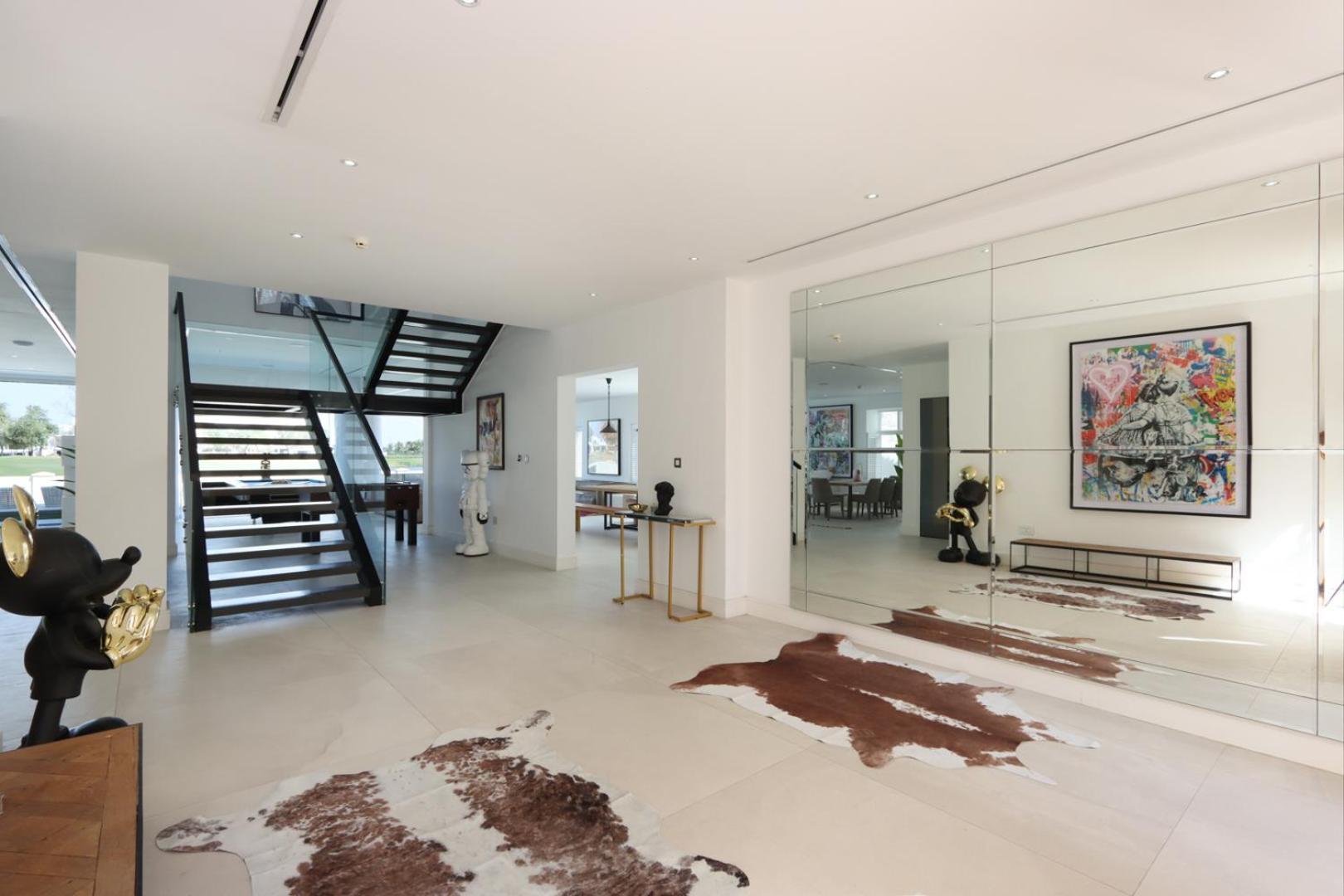 Livbnb-luxurious Family Getaway, 6br * Dubai