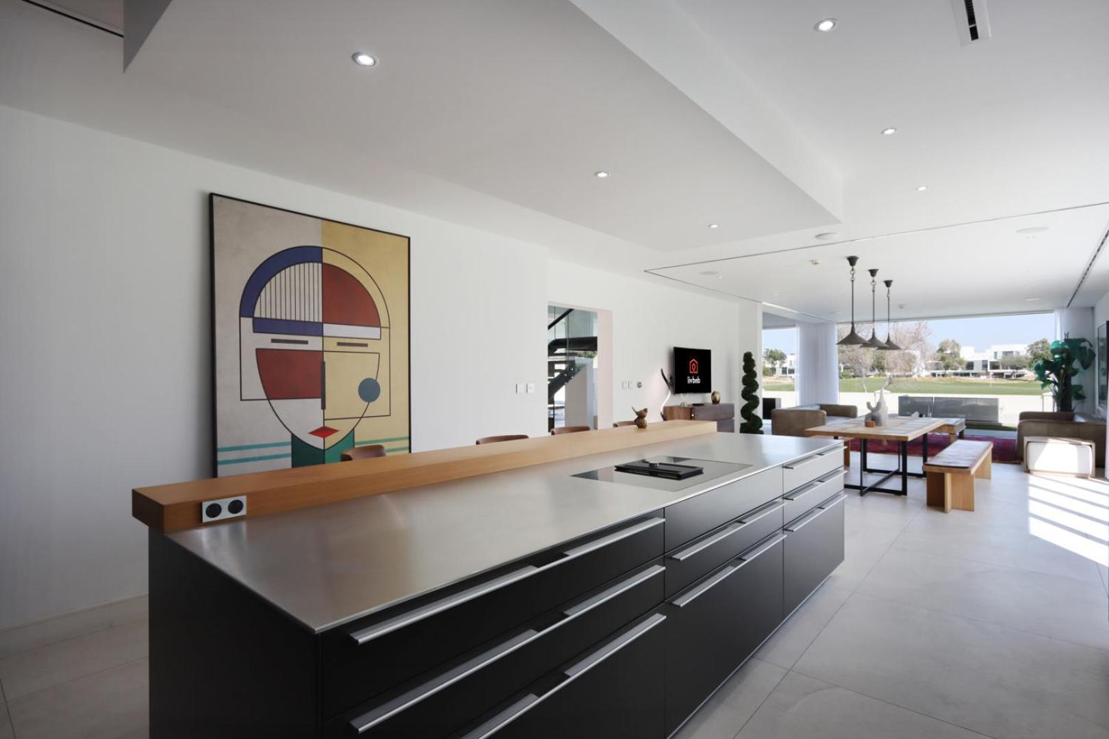 Livbnb-luxurious Family Getaway, 6br Apartment