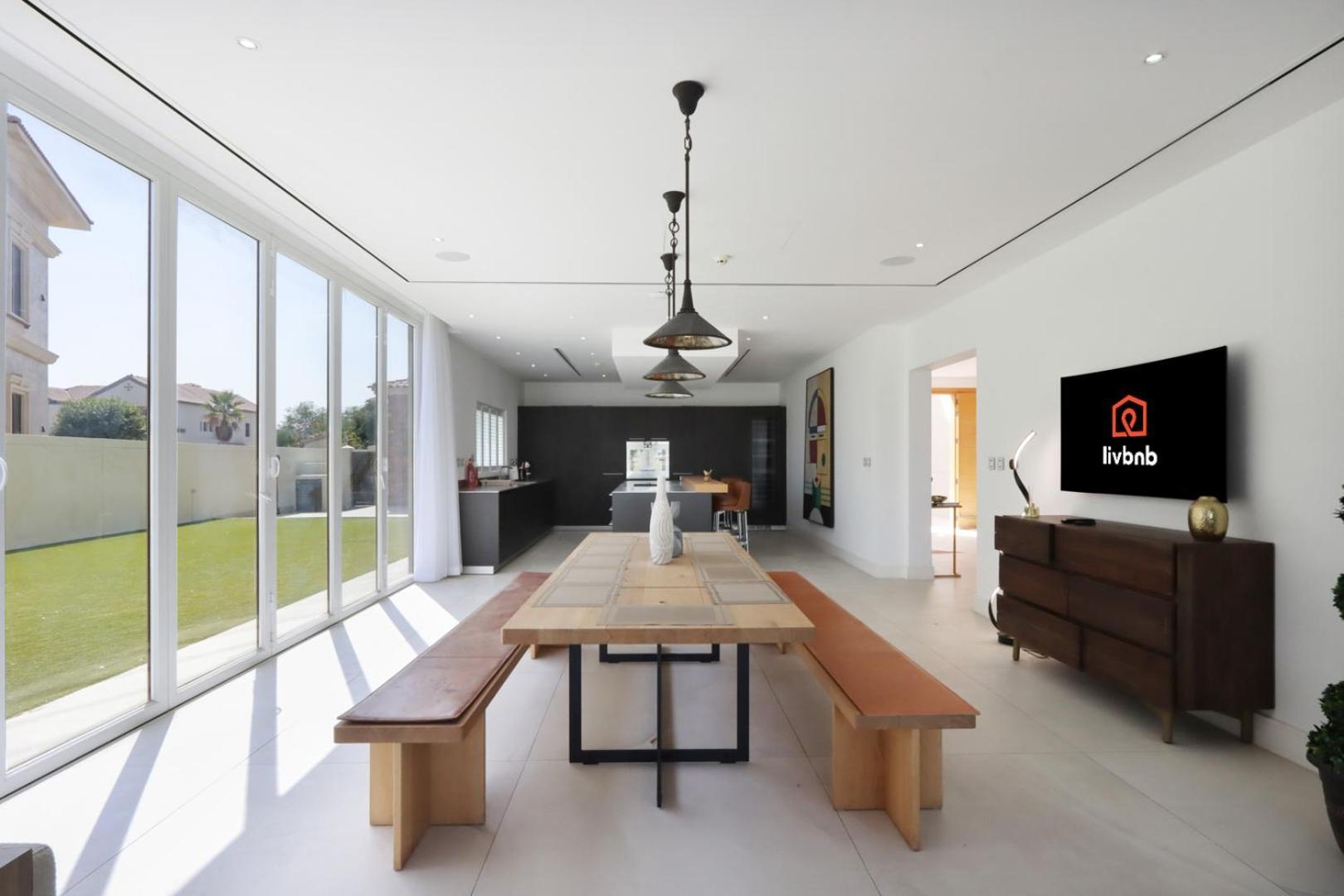 Apartment Livbnb-luxurious Family Getaway, 6br