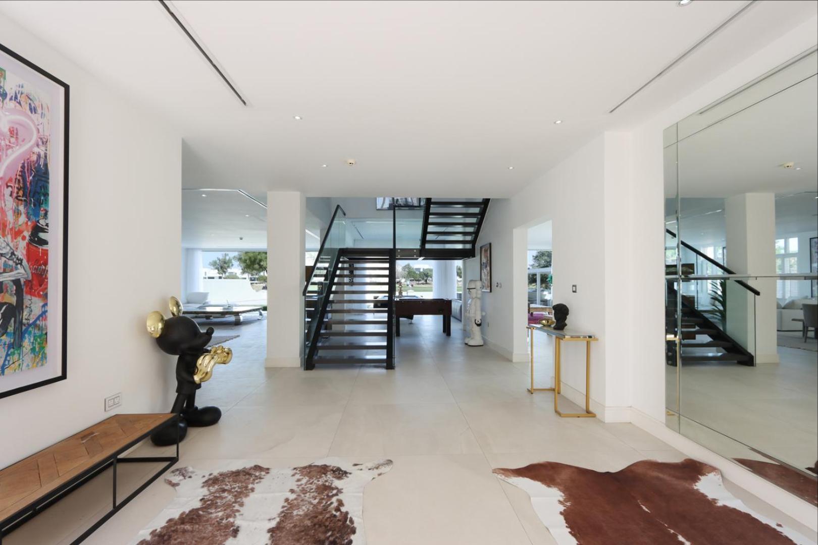Apartment Livbnb-luxurious Family Getaway, 6br *