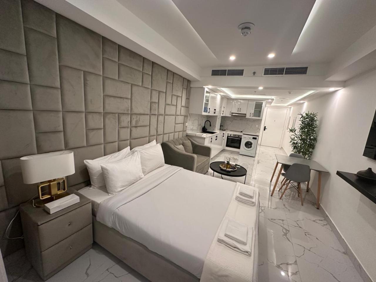 Modern & Stylish Retreat *