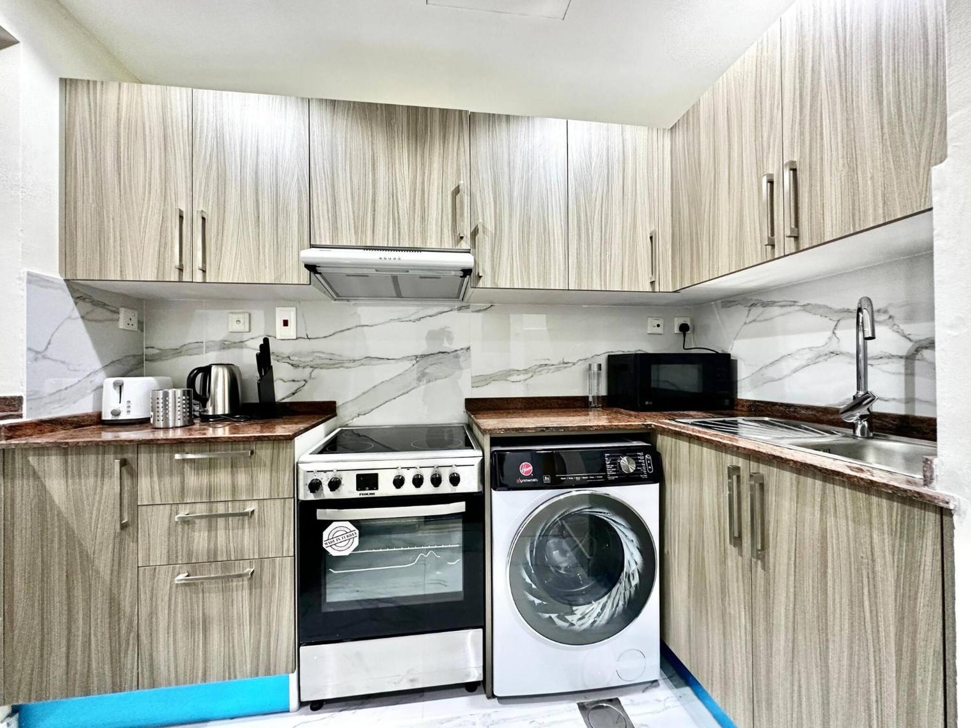Elegant 2 Bedroom In Marina Walking Metro & Beach- Marina Park Dubai