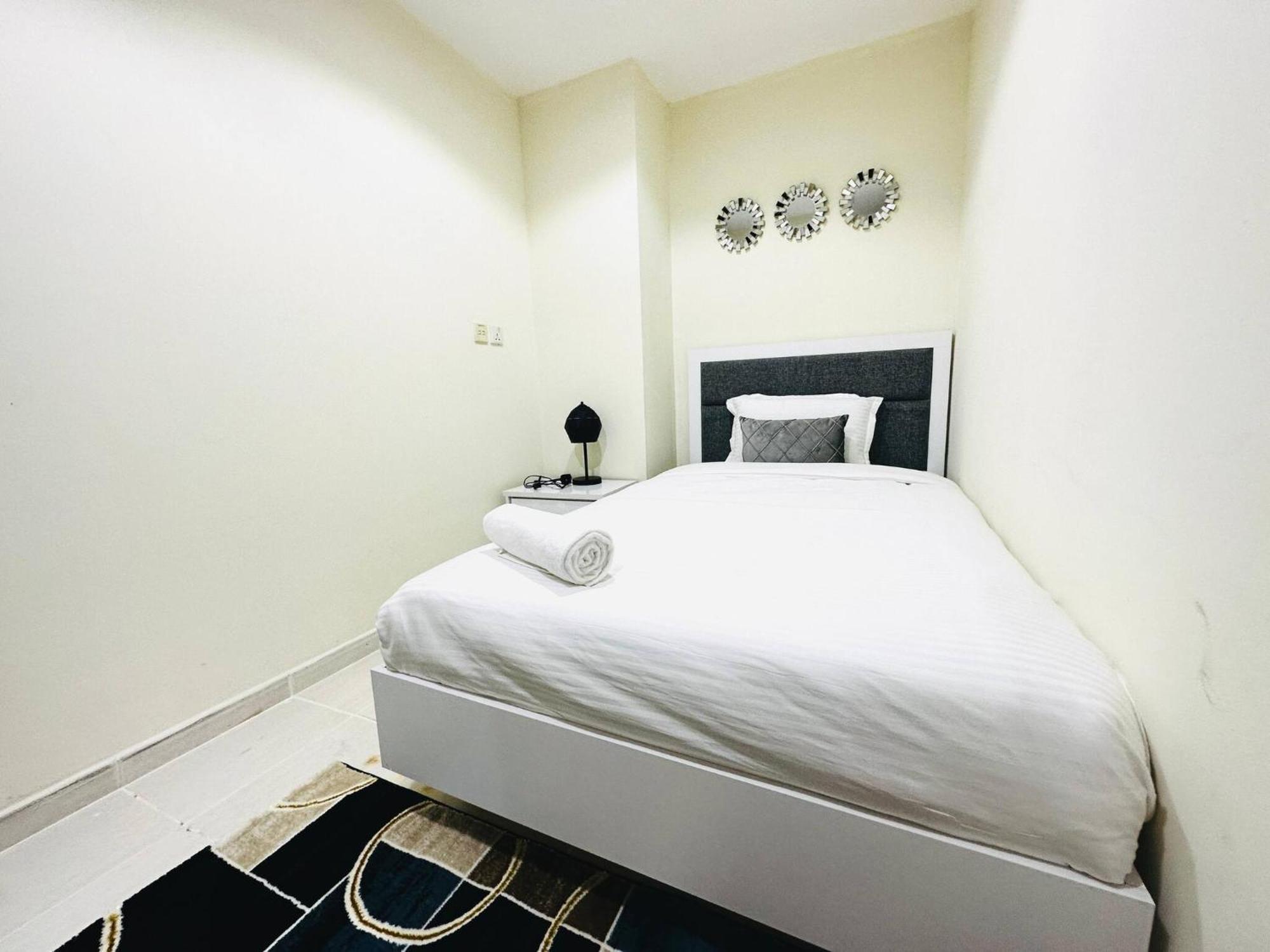 Elegant 2 Bedroom In Marina Walking Metro & Beach- Marina Park * Dubai