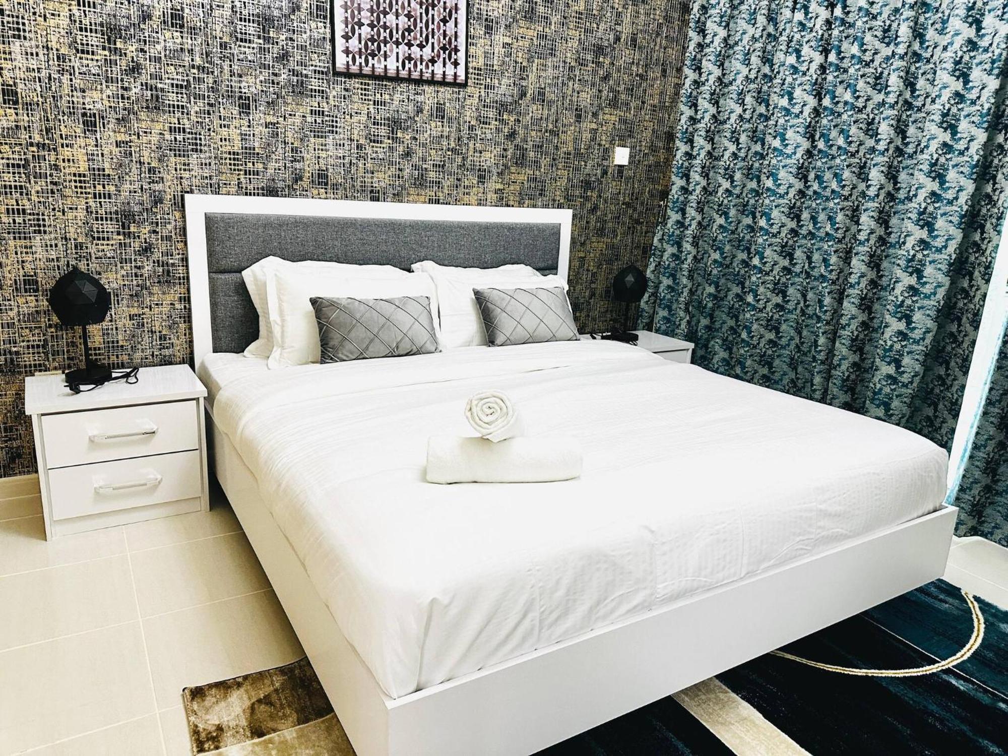 Apartment Elegant 2 Bedroom In Marina Walking Metro & Beach- Marina Park