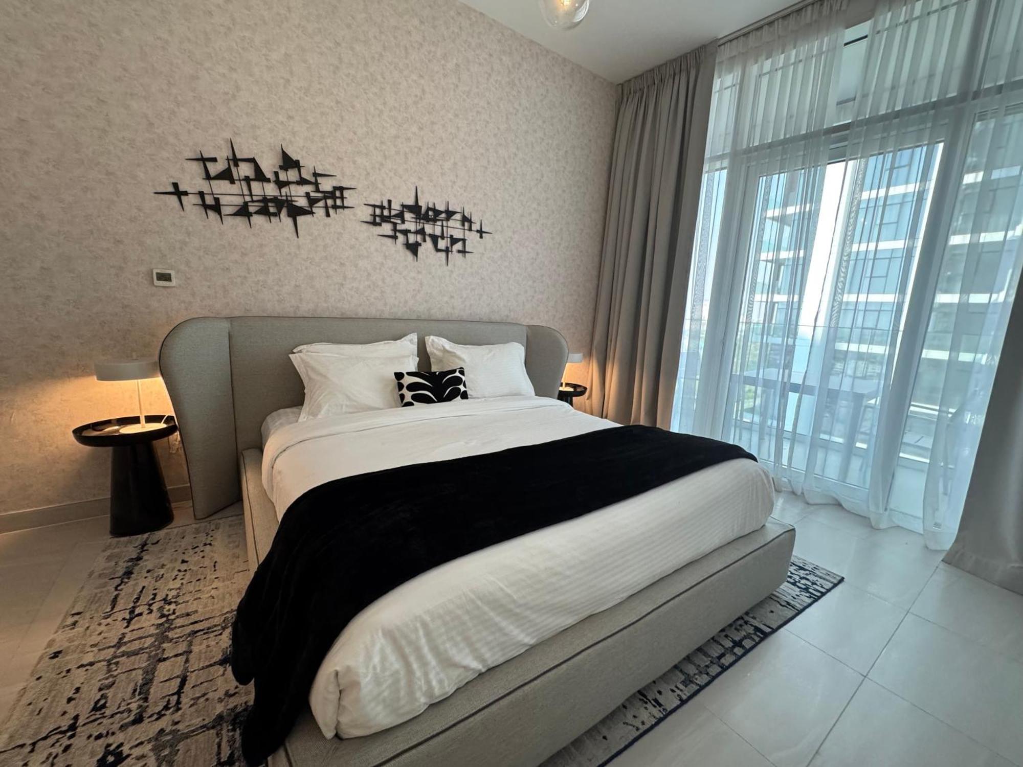 Ashri Luxe On Sheikh Zayed 5 Mins Downtown Near Metro * Dubai