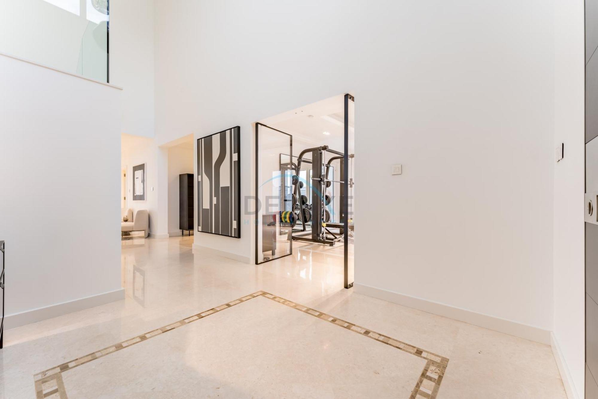 Beachfront 3br With Private Gym, Pool, Jacuzzi & Workspace, Palm Villa, Palm Jumeirah By Deluxe Homes