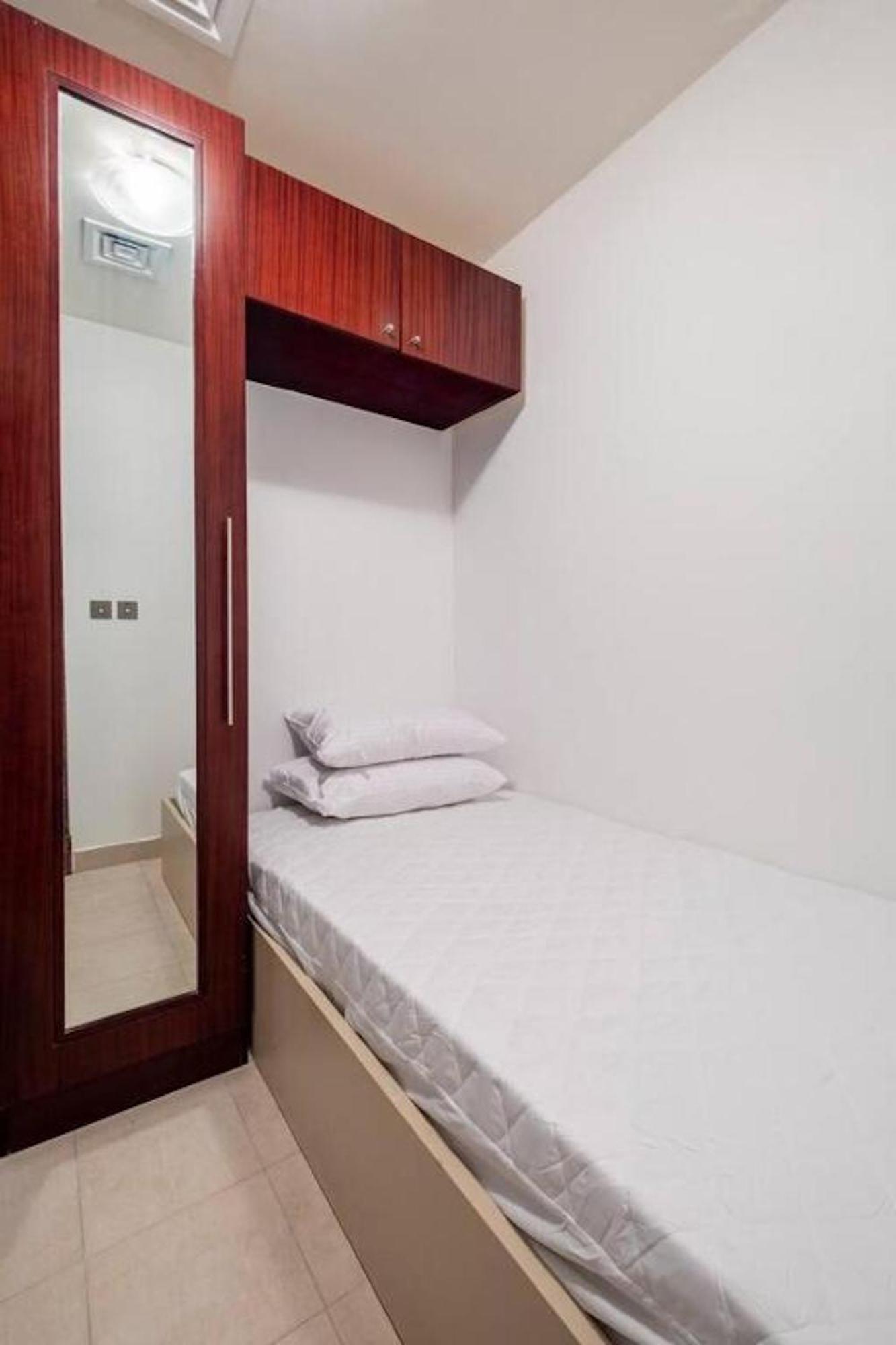 Spacious 2-bedroom Beachfront With Pool Dubai