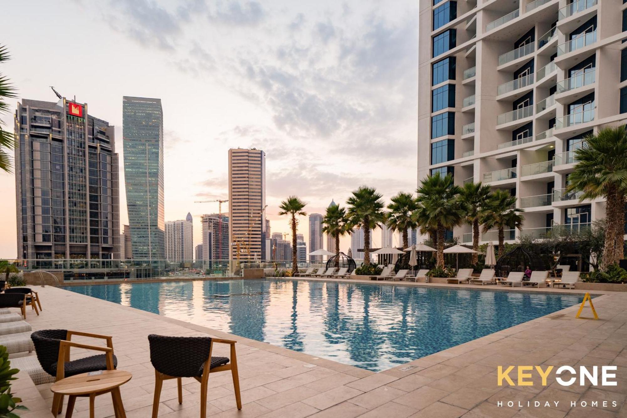 Sleek & Modern In Business Bay 1 Apartment