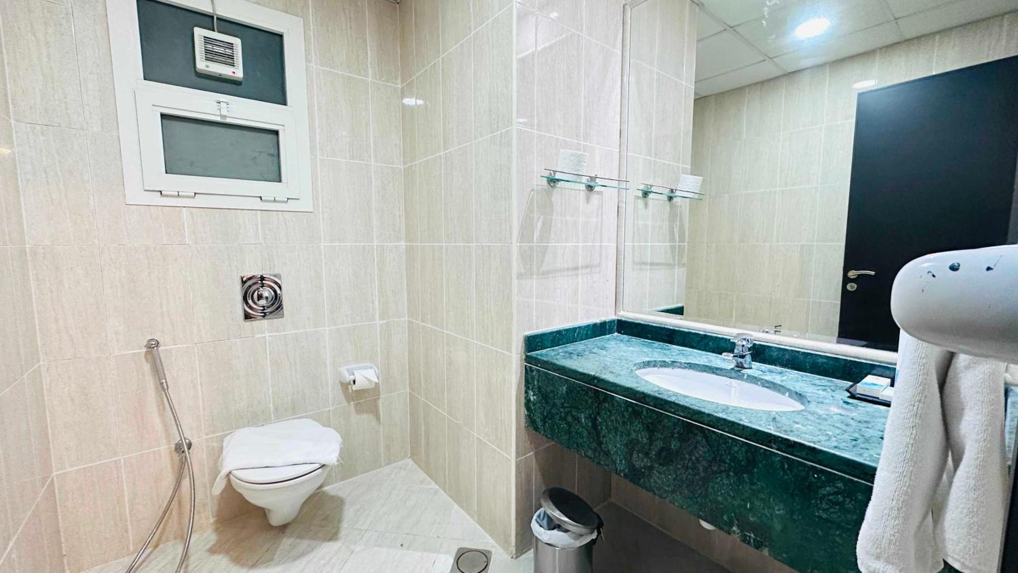 Dancenter Prime Sheikh Zayed Road Luxury Difc Dubai