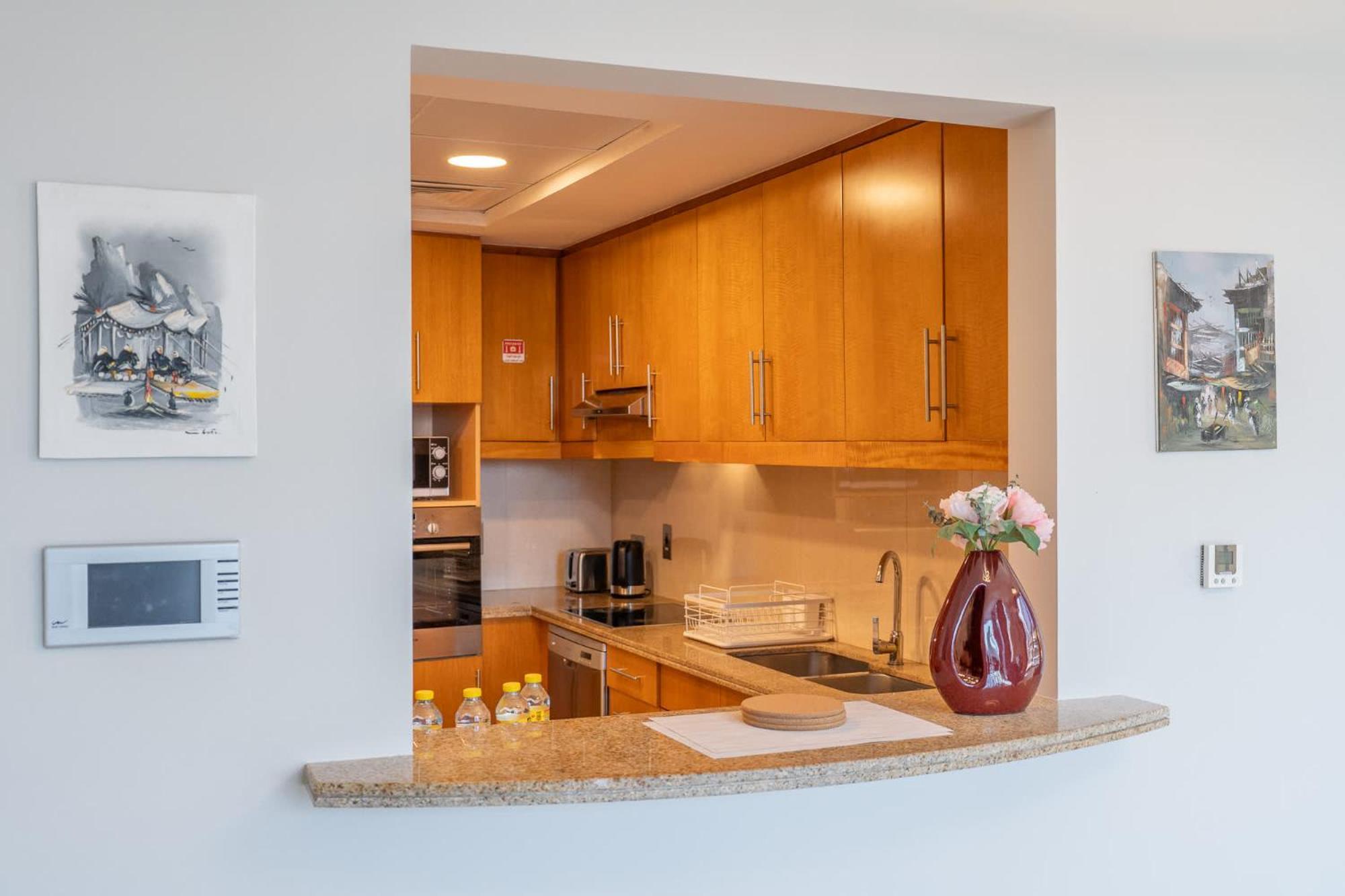 Prime 2br Family Haven In Marina Apartment Dubai