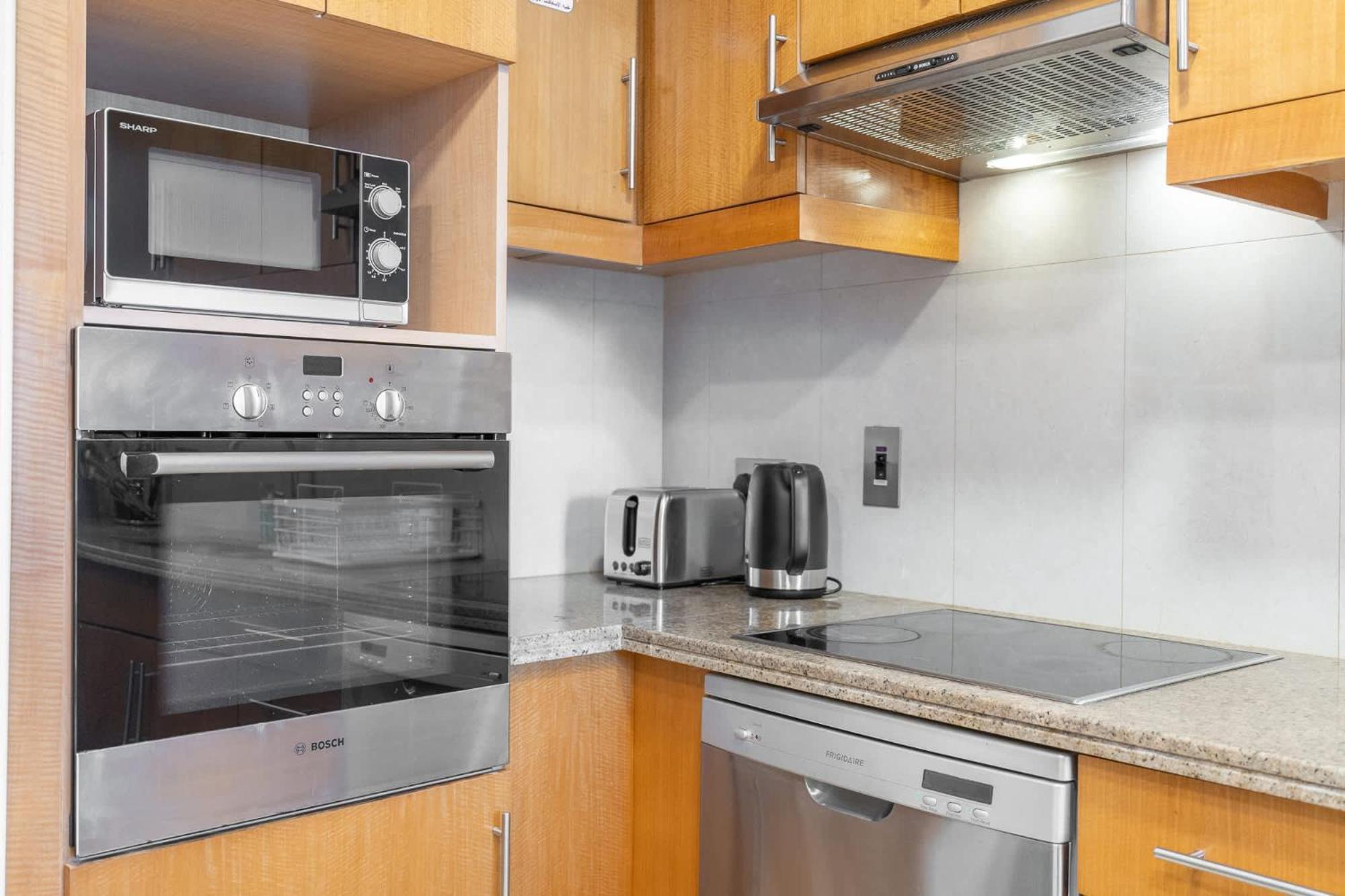 Apartment Prime 2br Family Haven In Marina Dubai
