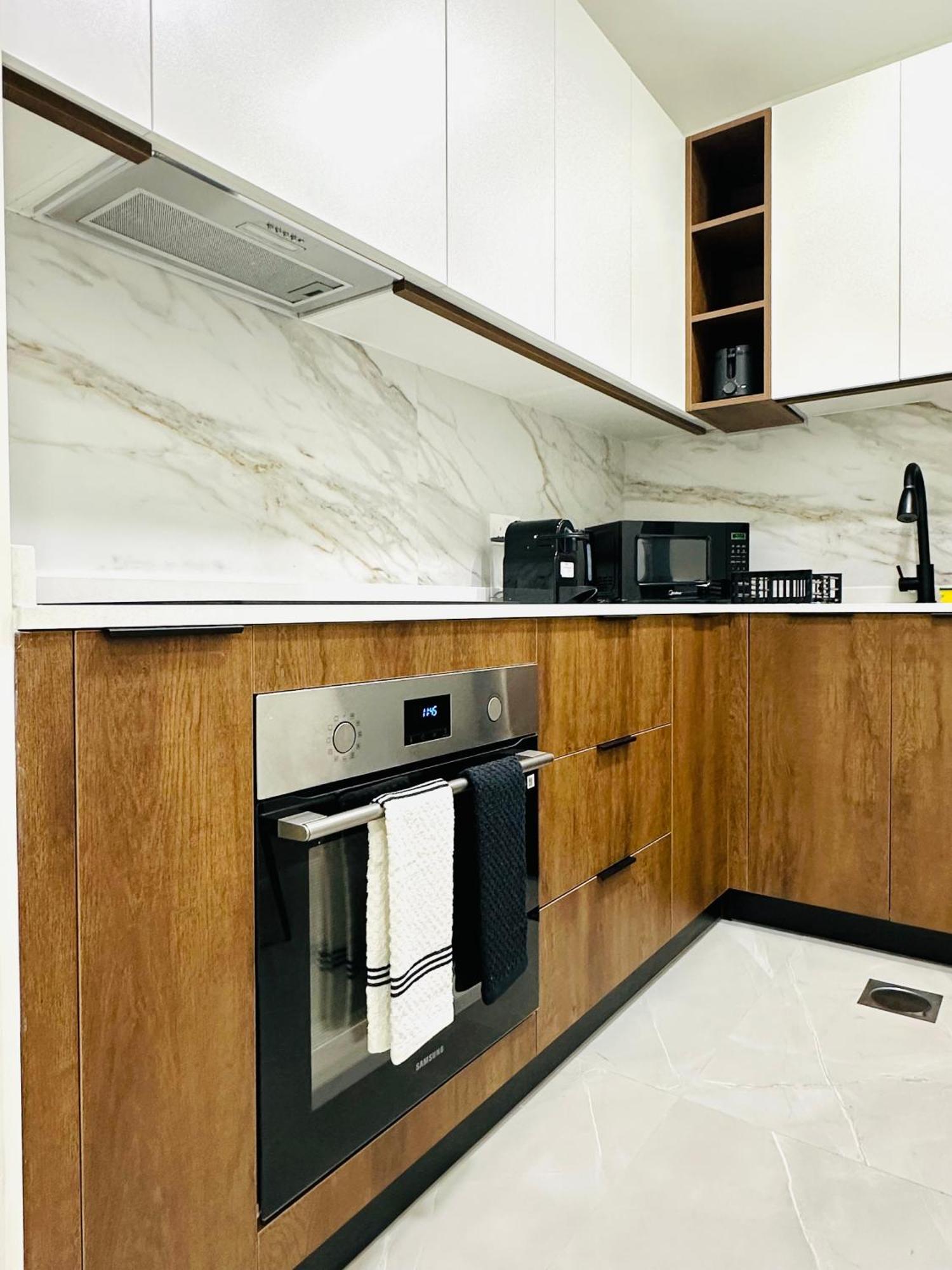 Tower Apartment *