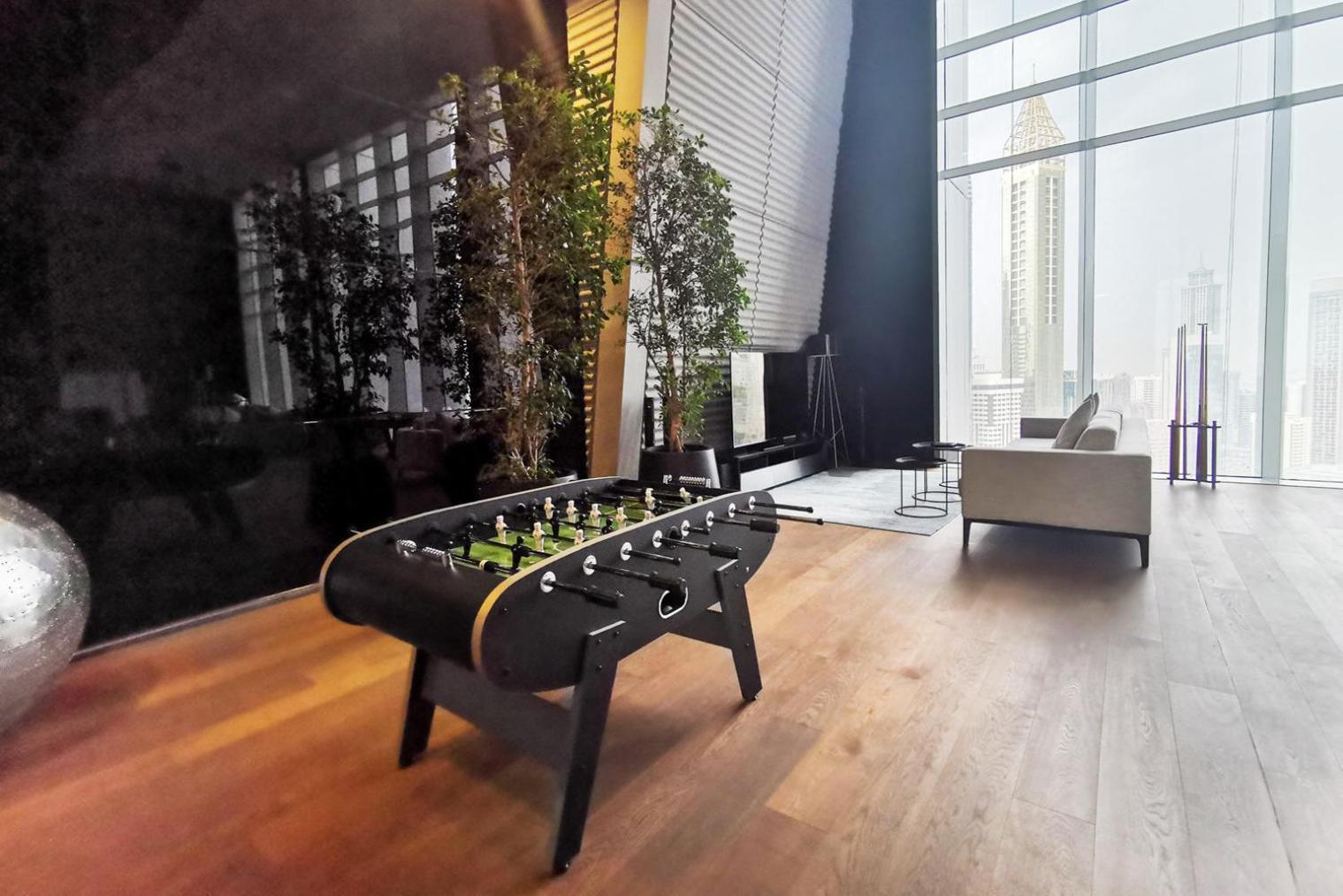 Blueground Index Tower View Pool Gym Dxb-1240 Apartment *