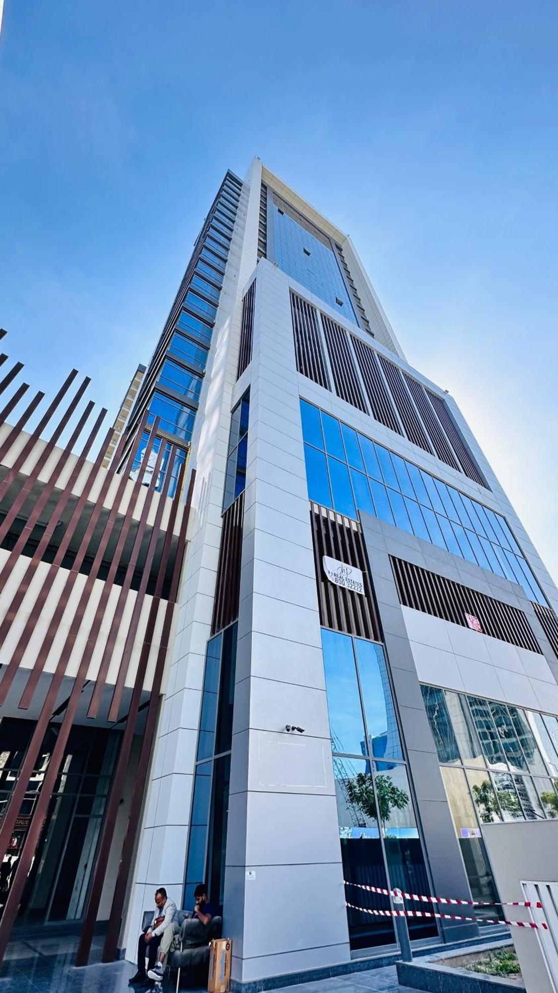 Upscale At Oval Tower Near Downtown With Balcony And Parking By Belvilla Dubai