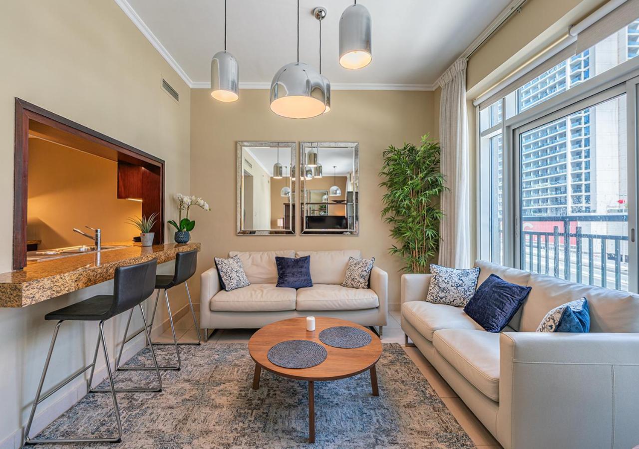 Luxurious In Downtown Apartment Dubai