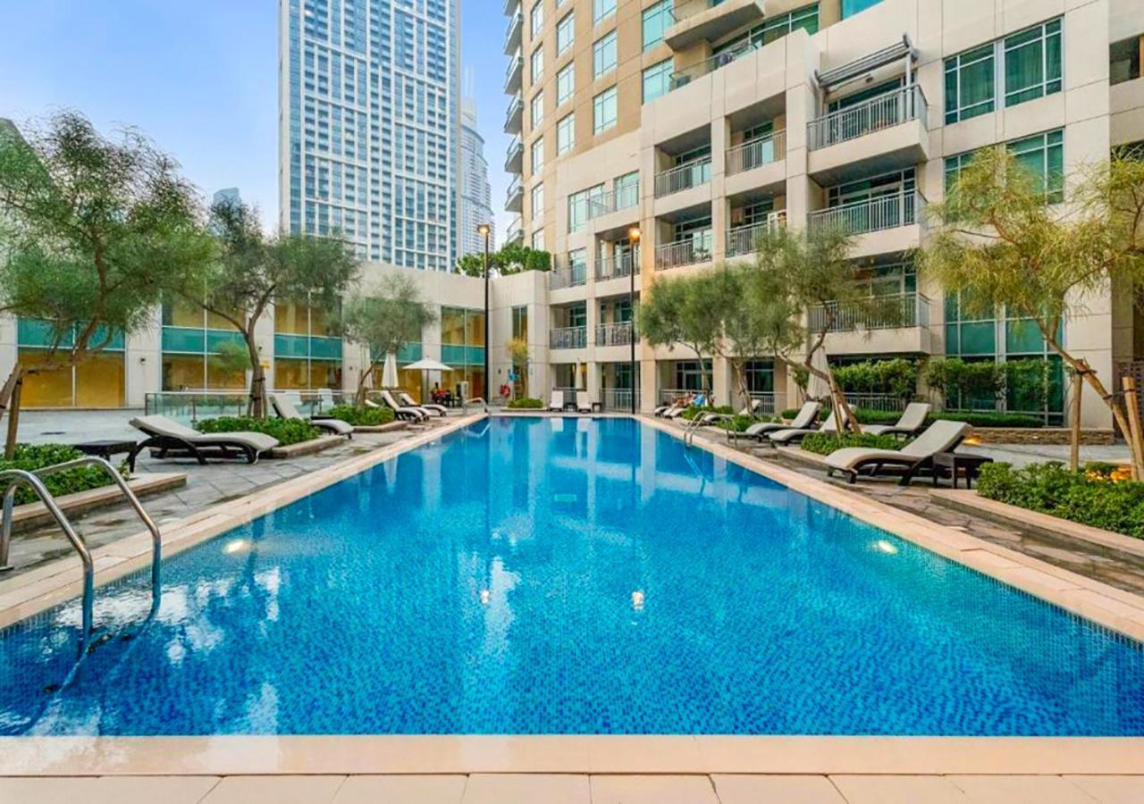 Luxurious In Downtown Apartment *