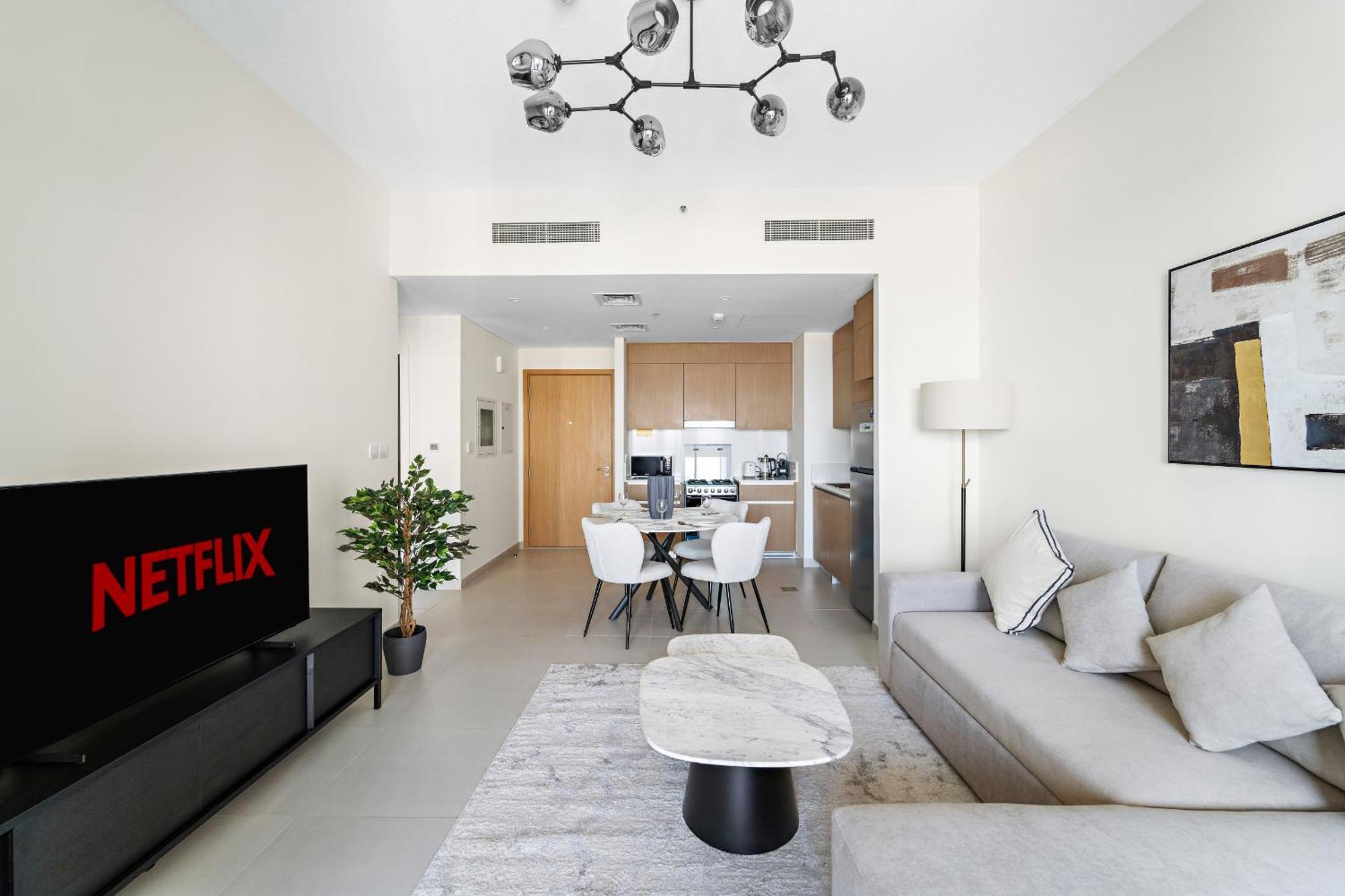 Vayk - Stylish 1 Bd Getaway In Creek Harbour *