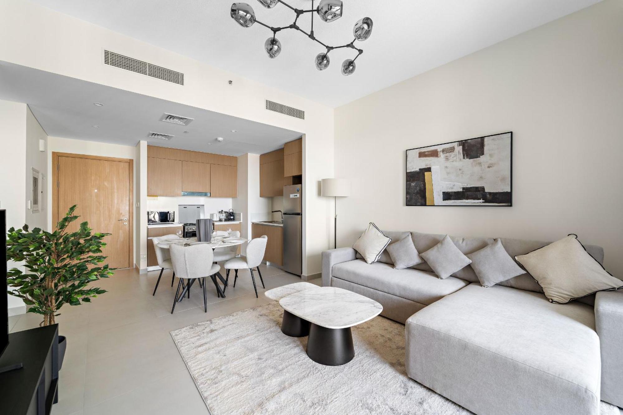 Vayk - Stylish 1 Bd Getaway In Creek Harbour