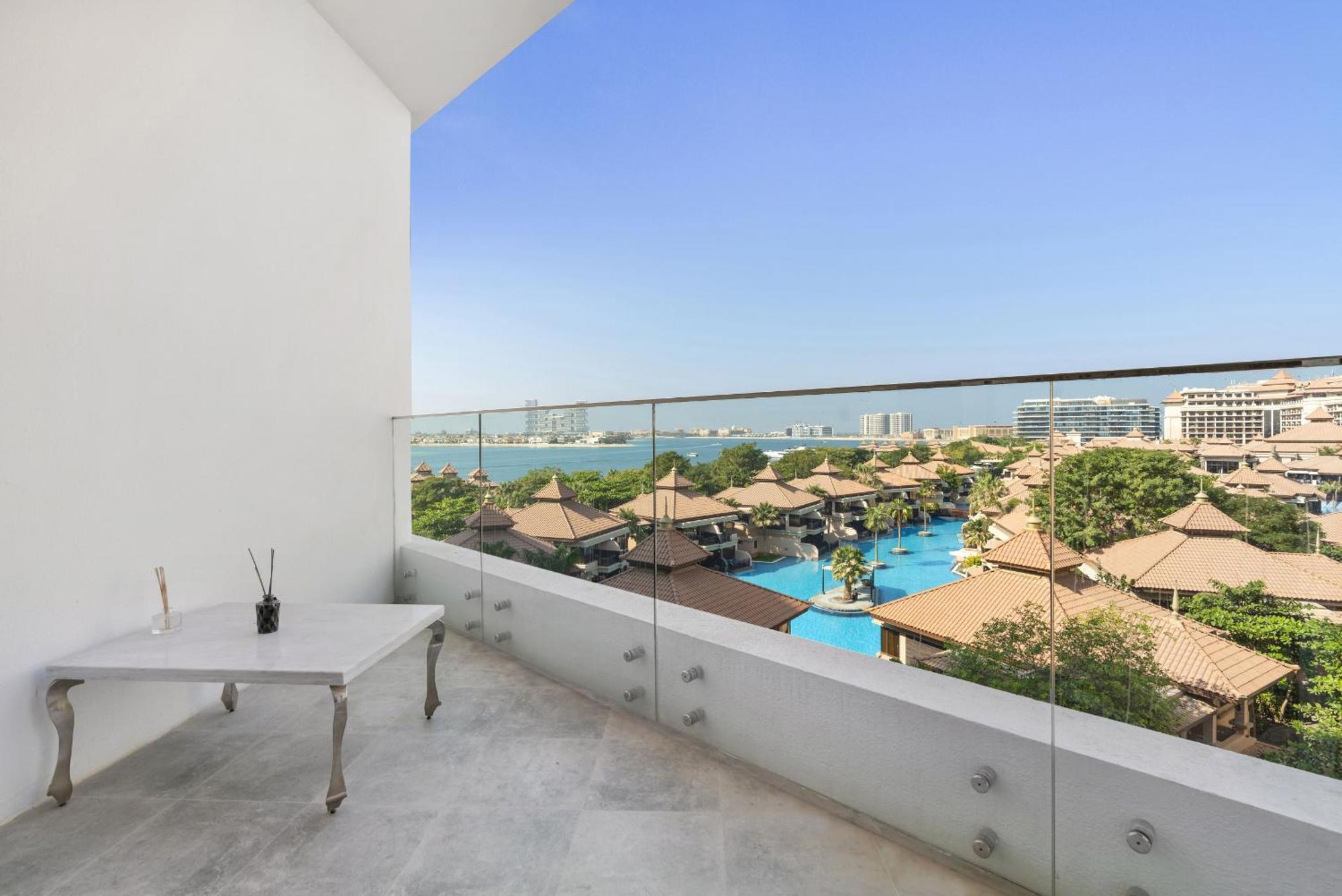 Apartment Vayk - Stunning 2 Bedroom With Sea View & Access
