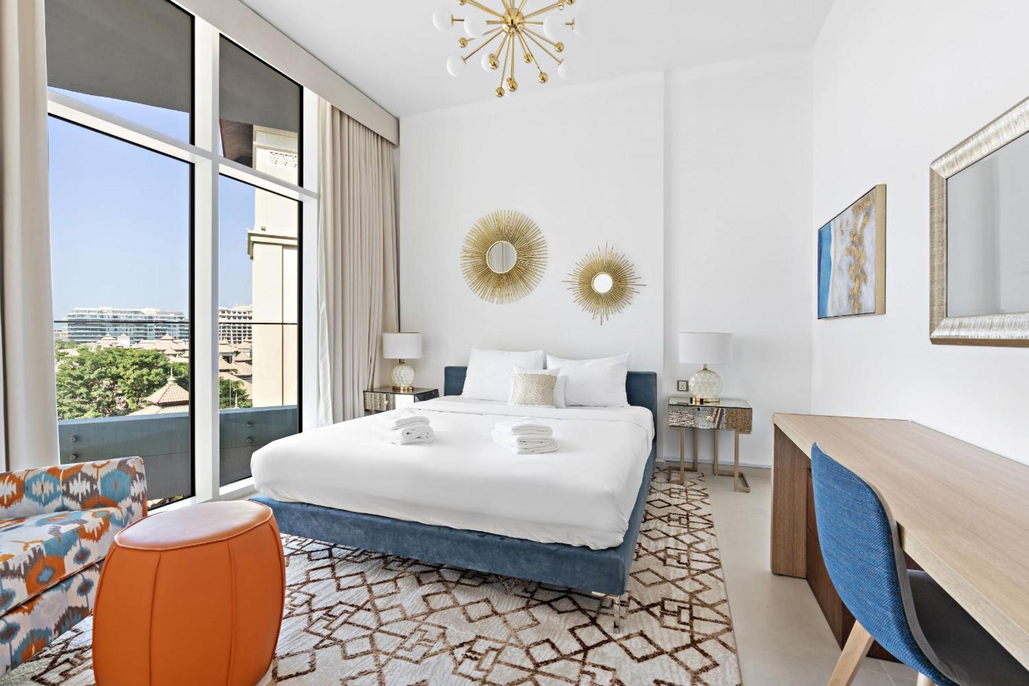 Vayk - Stunning 2 Bedroom With Sea View & Access