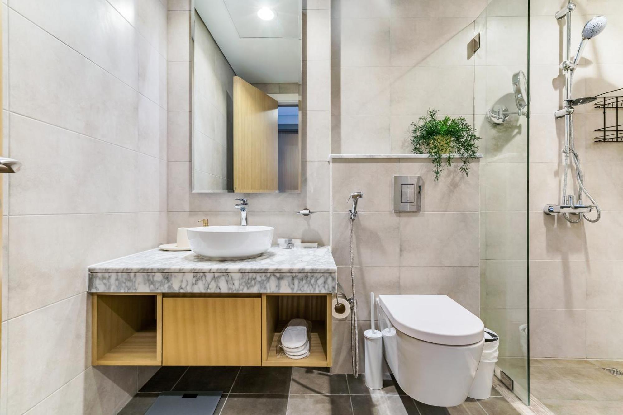 Luxury 3br With Balcony & Views, Aykon Tower Apartment *